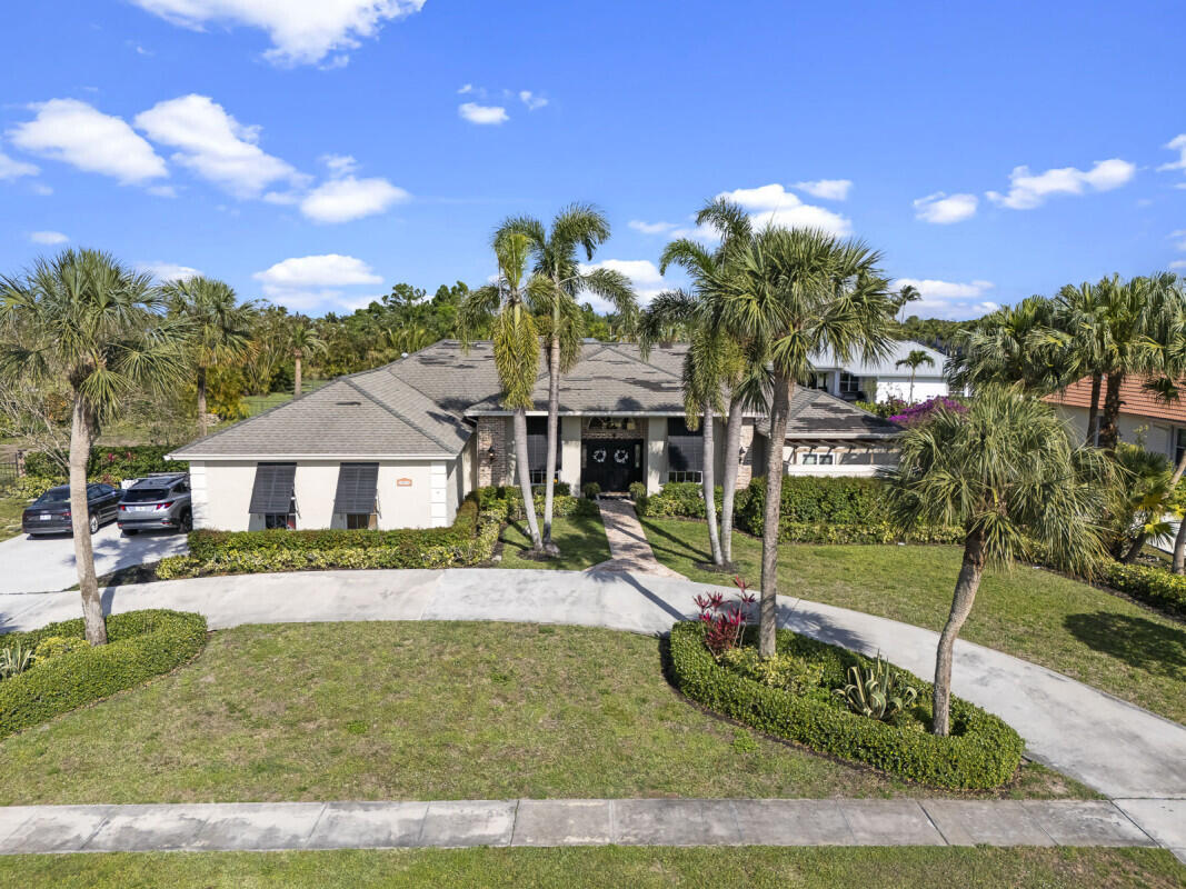 Property for Sale at 15775 Meadow Wood Drive, Wellington, Palm Beach County, Florida - Bedrooms: 4 
Bathrooms: 3  - $1,080,000