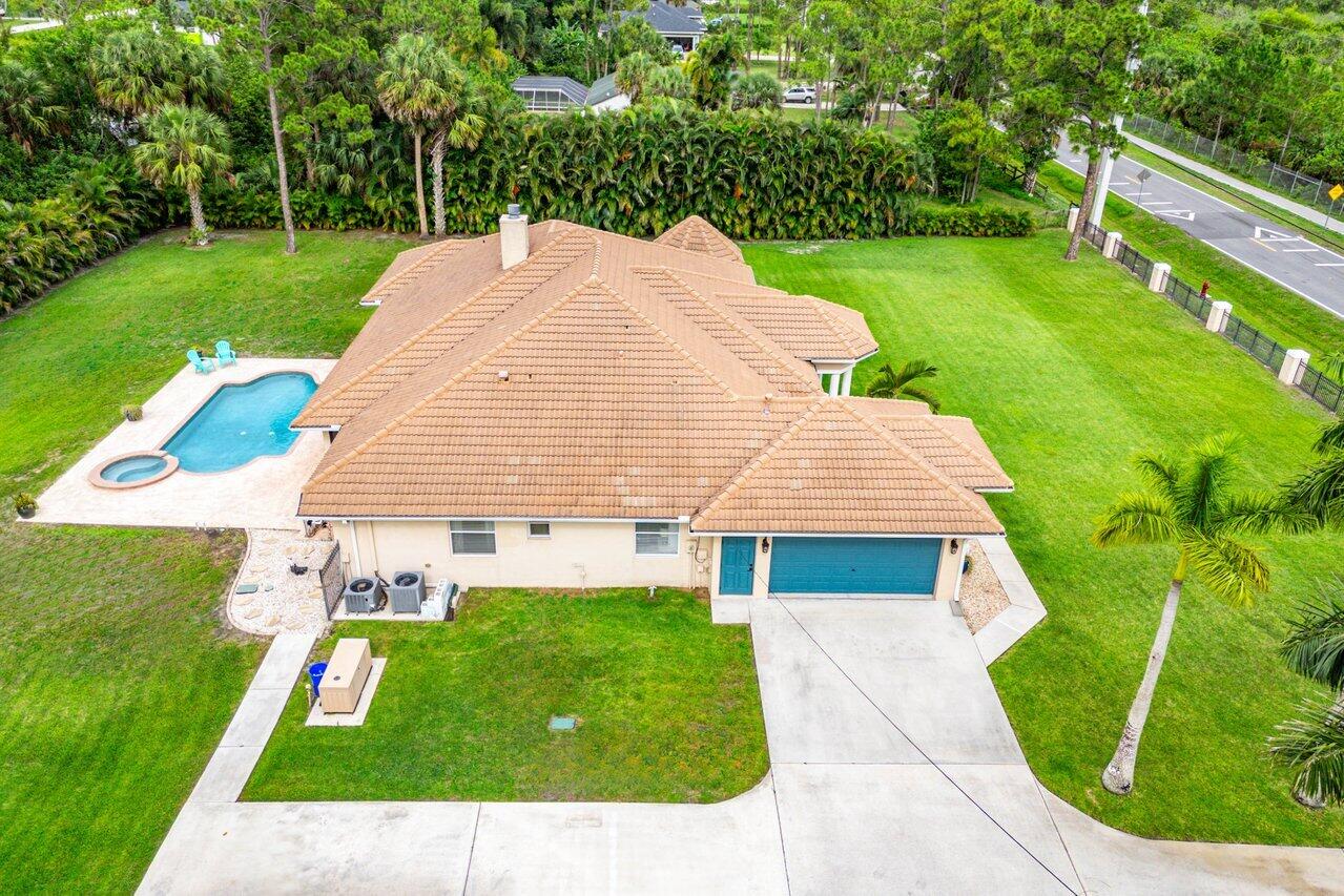 18301 Hamlin Boulevard, The Acreage, Palm Beach County, Florida - 4 Bedrooms  
2.5 Bathrooms - 
