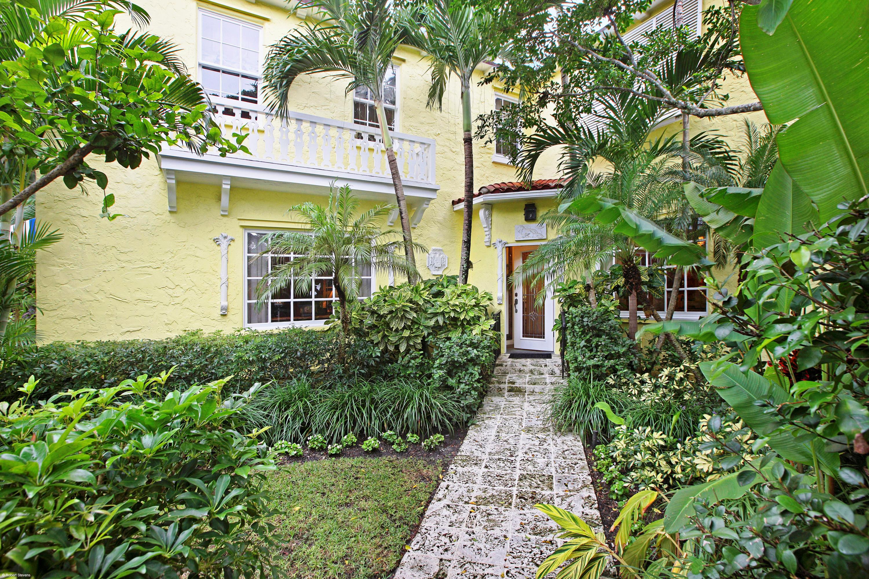 Photo 1 of 148 S County Road, Palm Beach, Florida, $2,995,000, Web #: 10296371