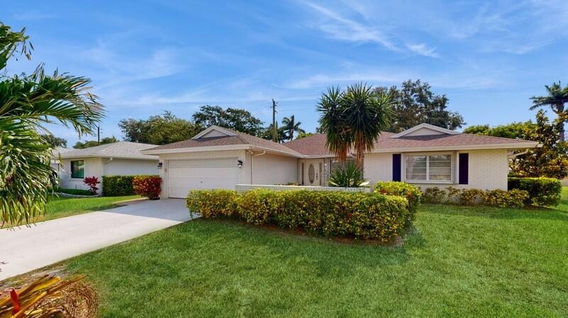Property for Sale at 10814 Greentrail Drive, Boynton Beach, Palm Beach County, Florida - Bedrooms: 3 
Bathrooms: 2.5  - $435,000