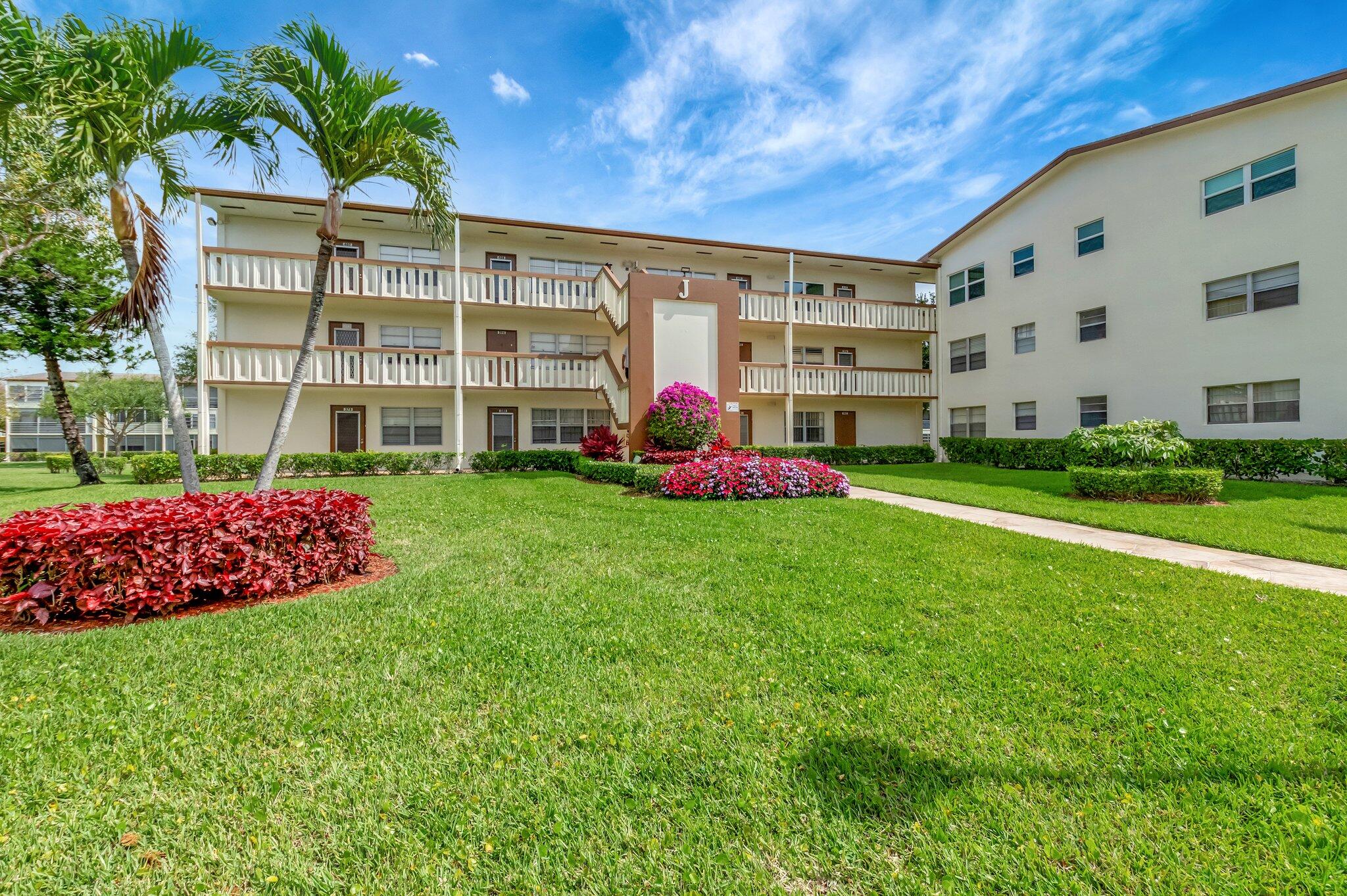 Property for Sale at 380 Mansfield J, Boca Raton, Palm Beach County, Florida - Bedrooms: 1 
Bathrooms: 1.5  - $110,000