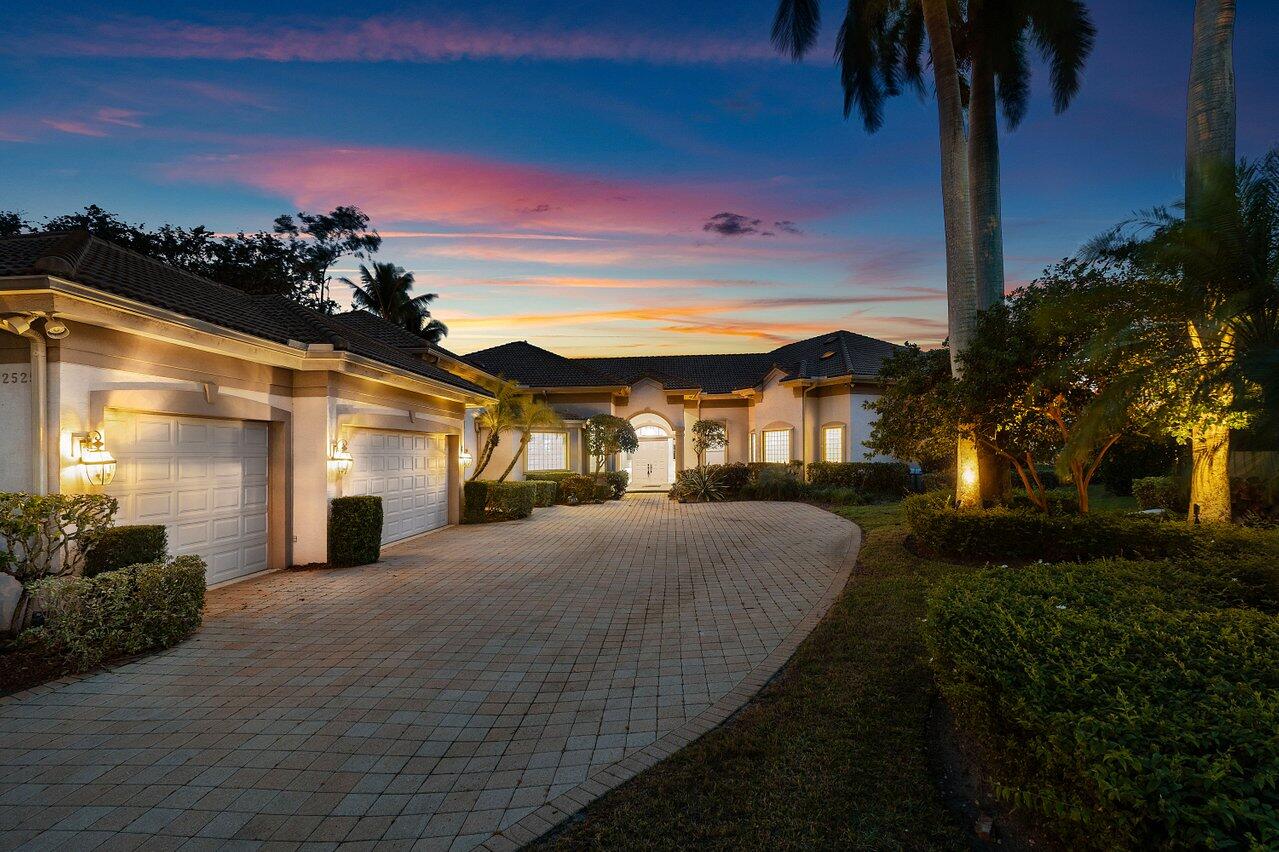 2525 Seminole Circle, West Palm Beach, Palm Beach County, Florida - 5 Bedrooms  
4.5 Bathrooms - 