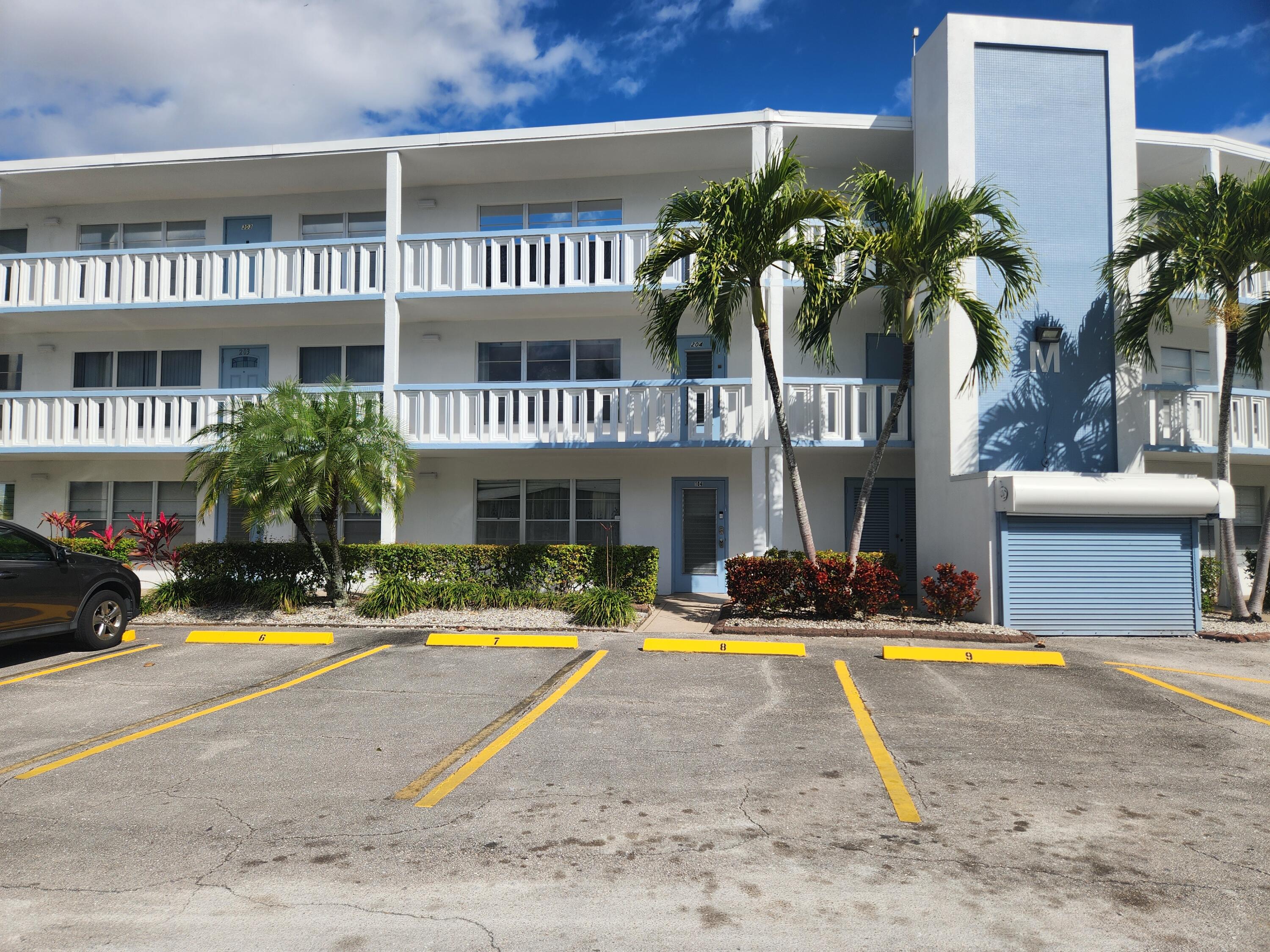 104 Wellington M, West Palm Beach, Palm Beach County, Florida - 1 Bedrooms  
1.5 Bathrooms - 