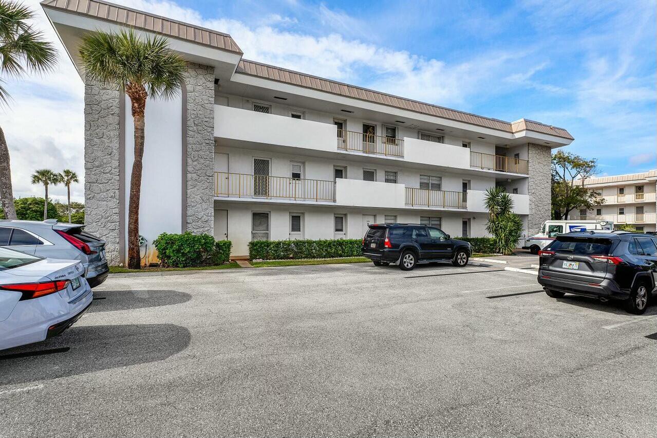 5401 Nw 2nd Avenue 120, Boca Raton, Palm Beach County, Florida - 2 Bedrooms  
2 Bathrooms - 