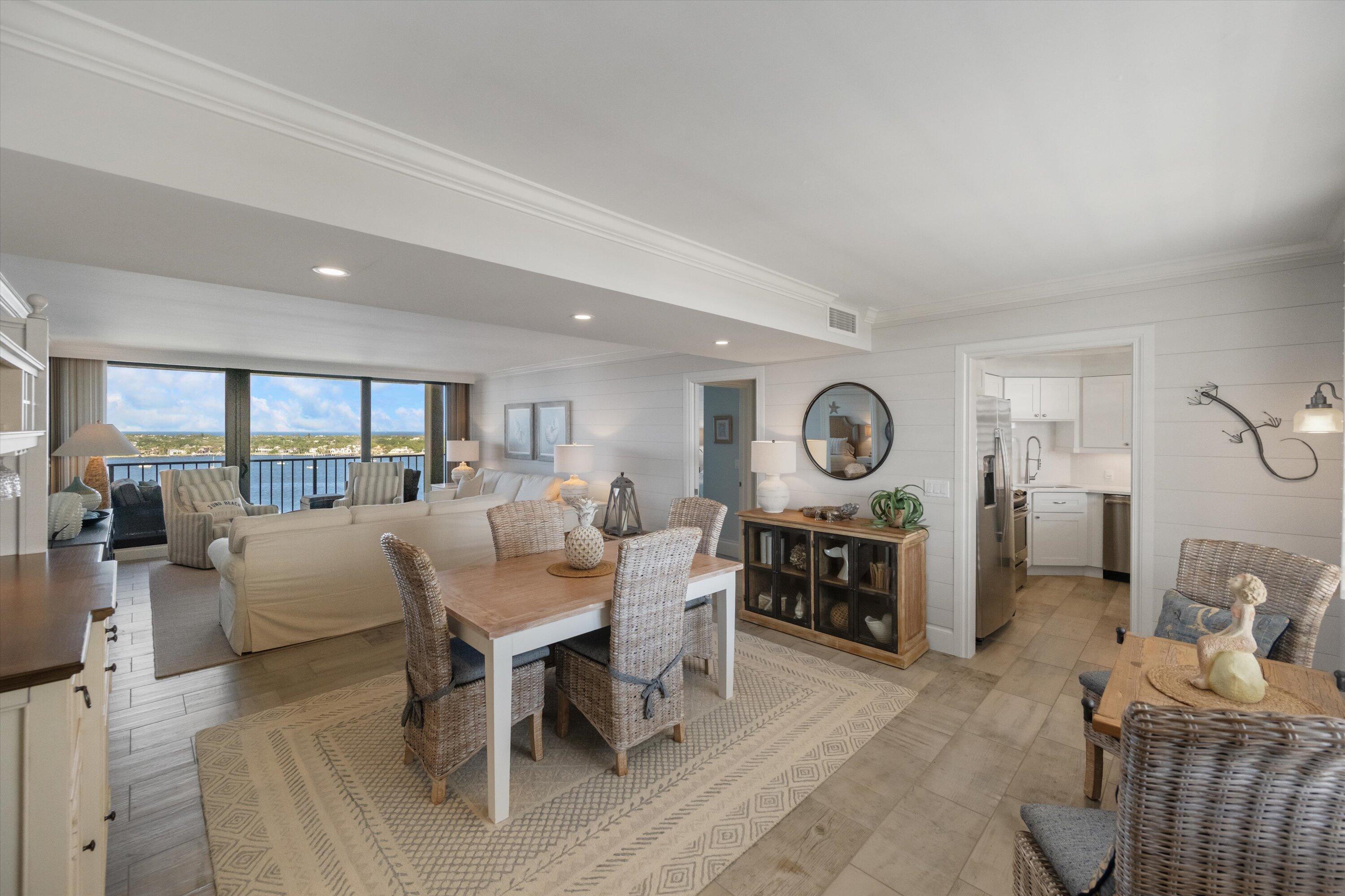 Property for Sale at 136 Lakeshore Drive Ph-13, North Palm Beach, Miami-Dade County, Florida - Bedrooms: 2 
Bathrooms: 2  - $625,000