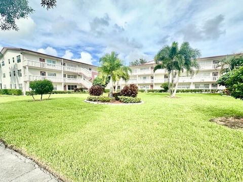 Photo of 74 Fanshaw B, Boca Raton, FL 33434 (MLS # RX-11129631)