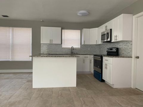Photo of 200 NE 43rd Street, Deerfield Beach, FL 33064 (MLS # RX-11129087)