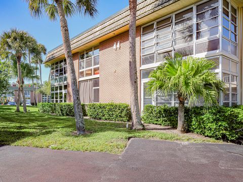 Photo of 44 Vista Gardens Trail #104, Vero Beach, FL 32962 (MLS # RX-11129589)