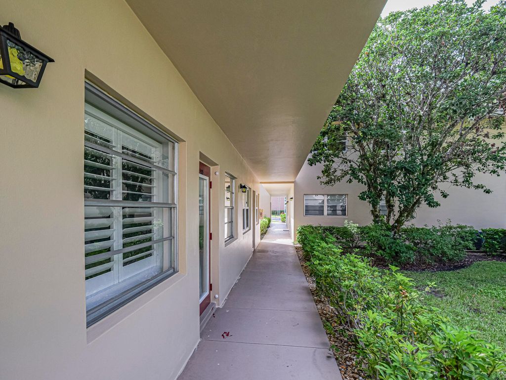 Photo of 44 Vista Gardens Trail #104, Vero Beach, FL 32962 (MLS # RX-11129589)