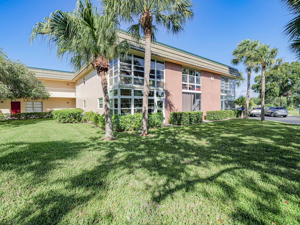 Photo of 44 Vista Gardens Trail #104, Vero Beach, FL 32962 (MLS # RX-11129589)