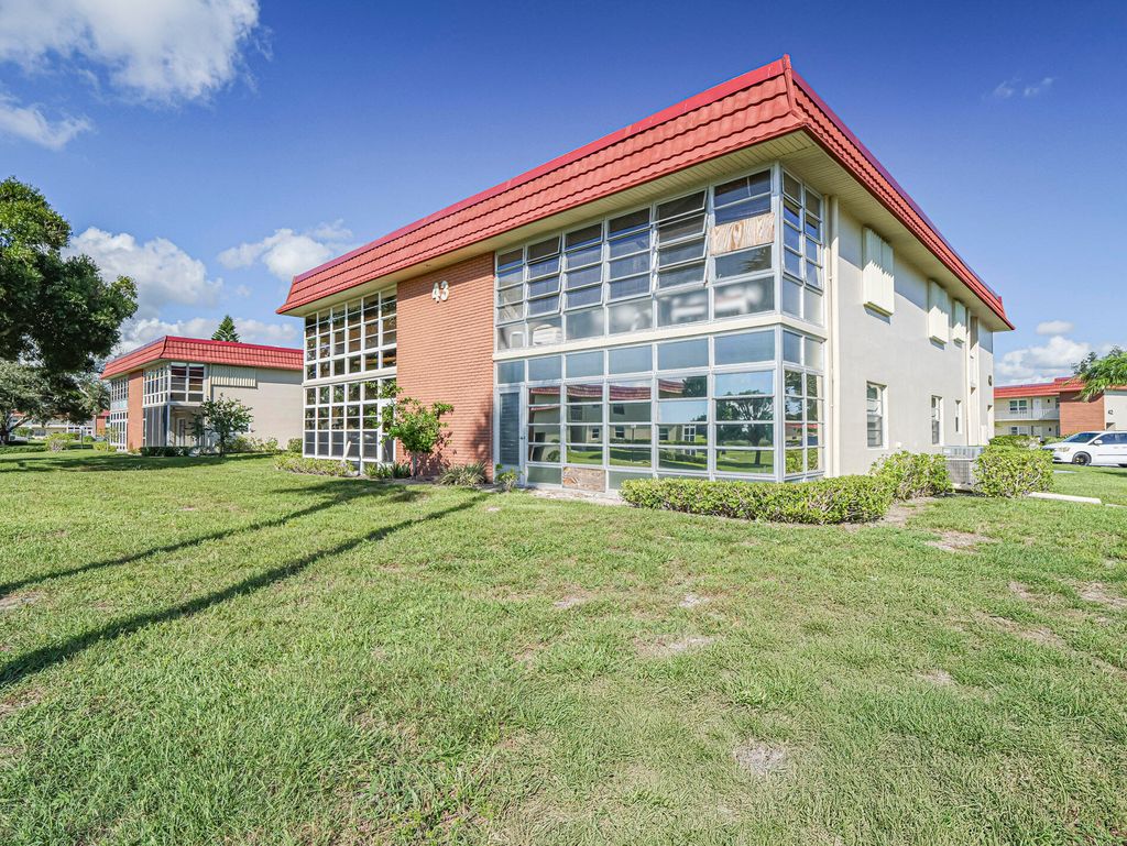 Photo of 43 Woodland Drive #205, Vero Beach, FL 32962 (MLS # RX-11127175)