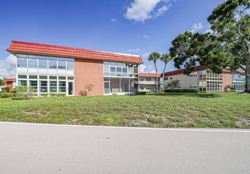 Photo of 43 Woodland Drive #205, Vero Beach, FL 32962 (MLS # RX-11127175)
