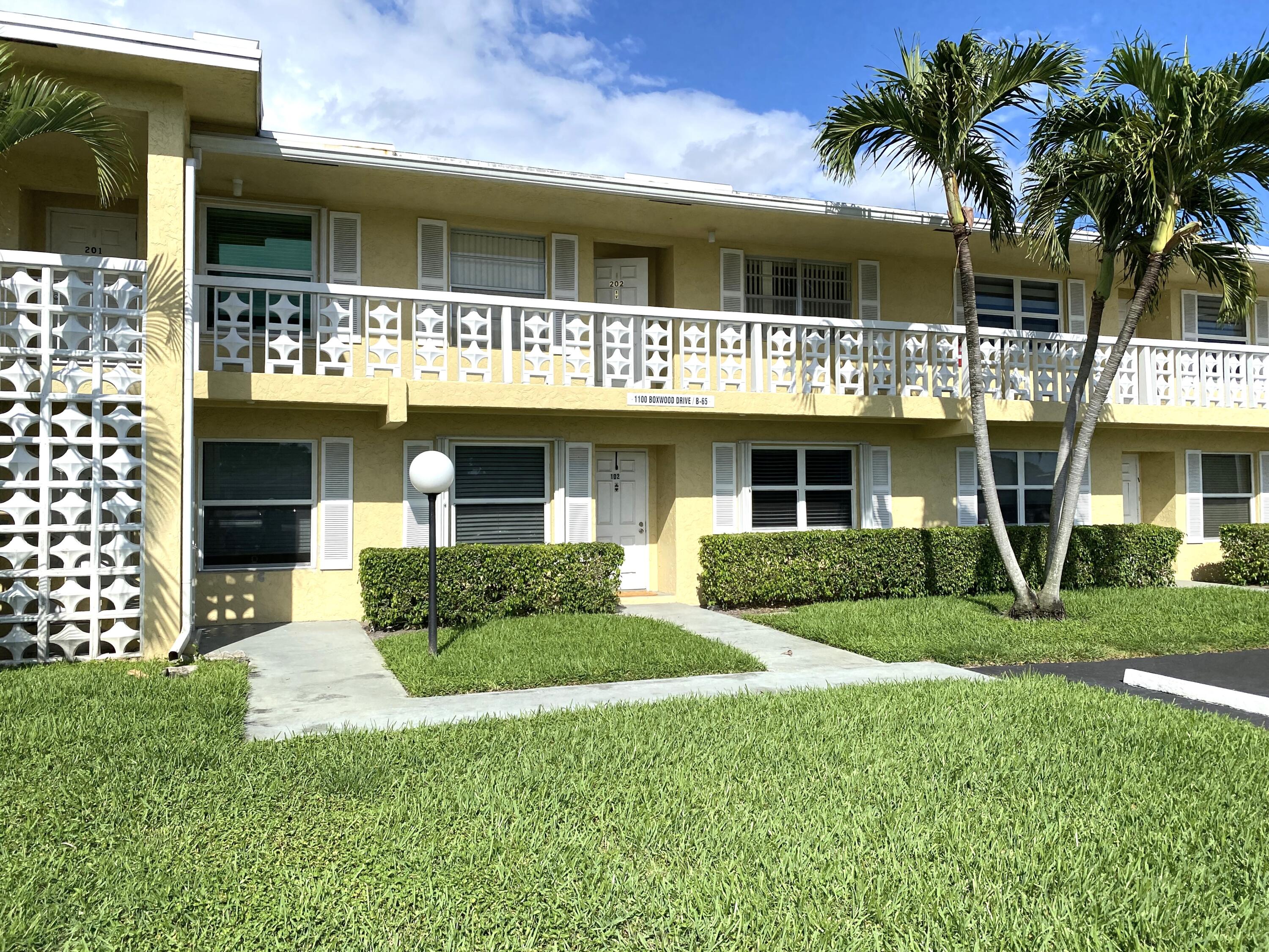 Property for Sale at 1100 Boxwood Drive 202, Delray Beach, Palm Beach County, Florida - Bedrooms: 2 
Bathrooms: 2  - $169,000