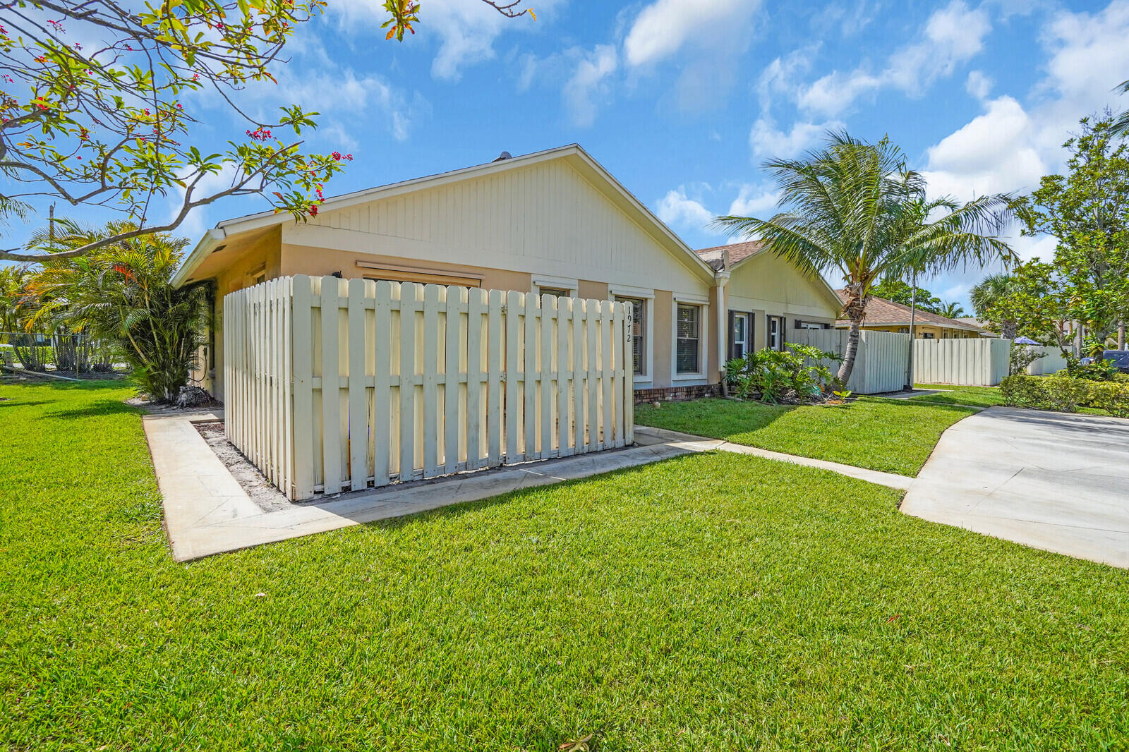 1972 Se 1st Circle 3A, Boynton Beach, Palm Beach County, Florida - 2 Bedrooms  
2 Bathrooms - 