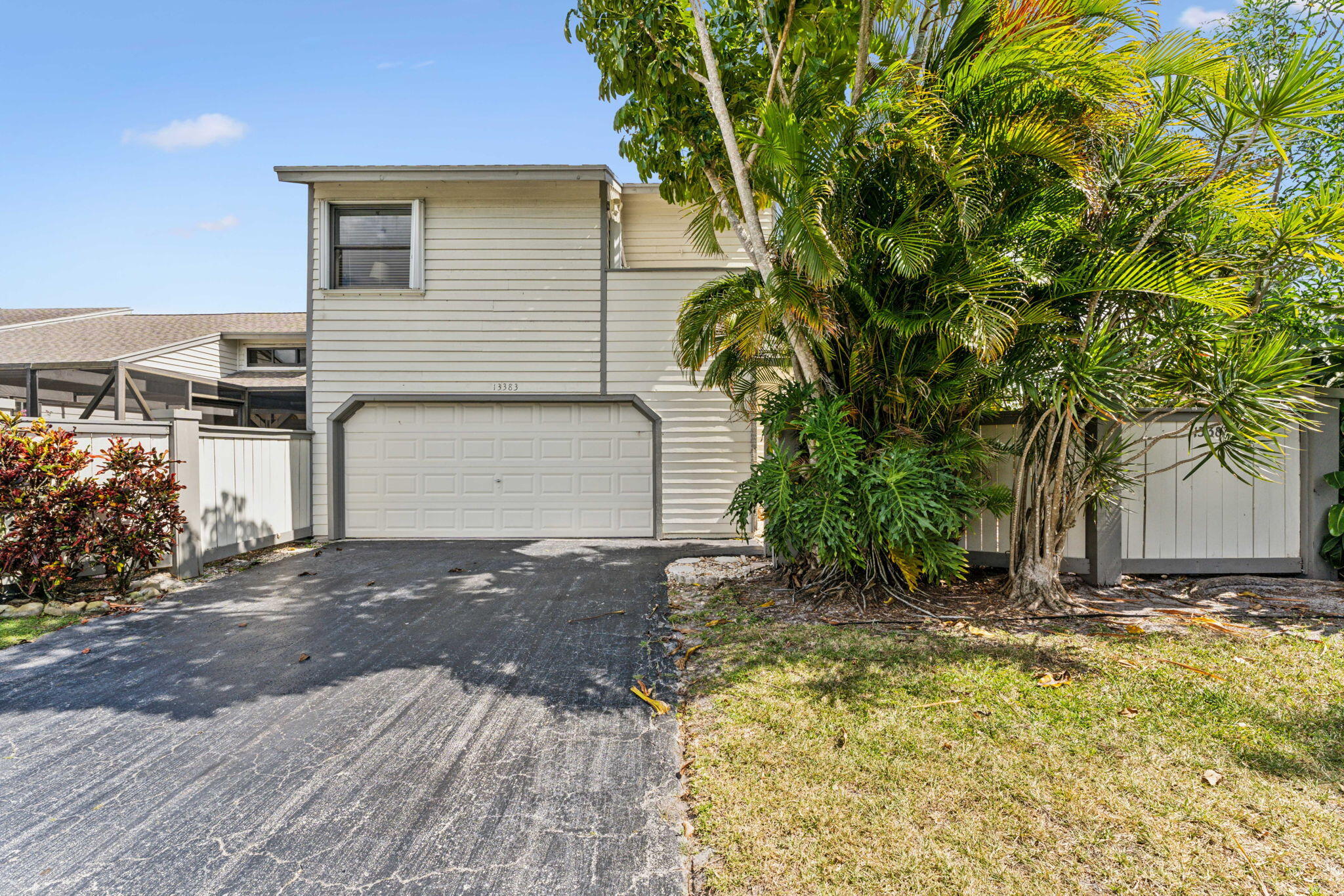 Property for Sale at 13383 Bedford Mews Court, Wellington, Palm Beach County, Florida - Bedrooms: 3 
Bathrooms: 2.5  - $535,000