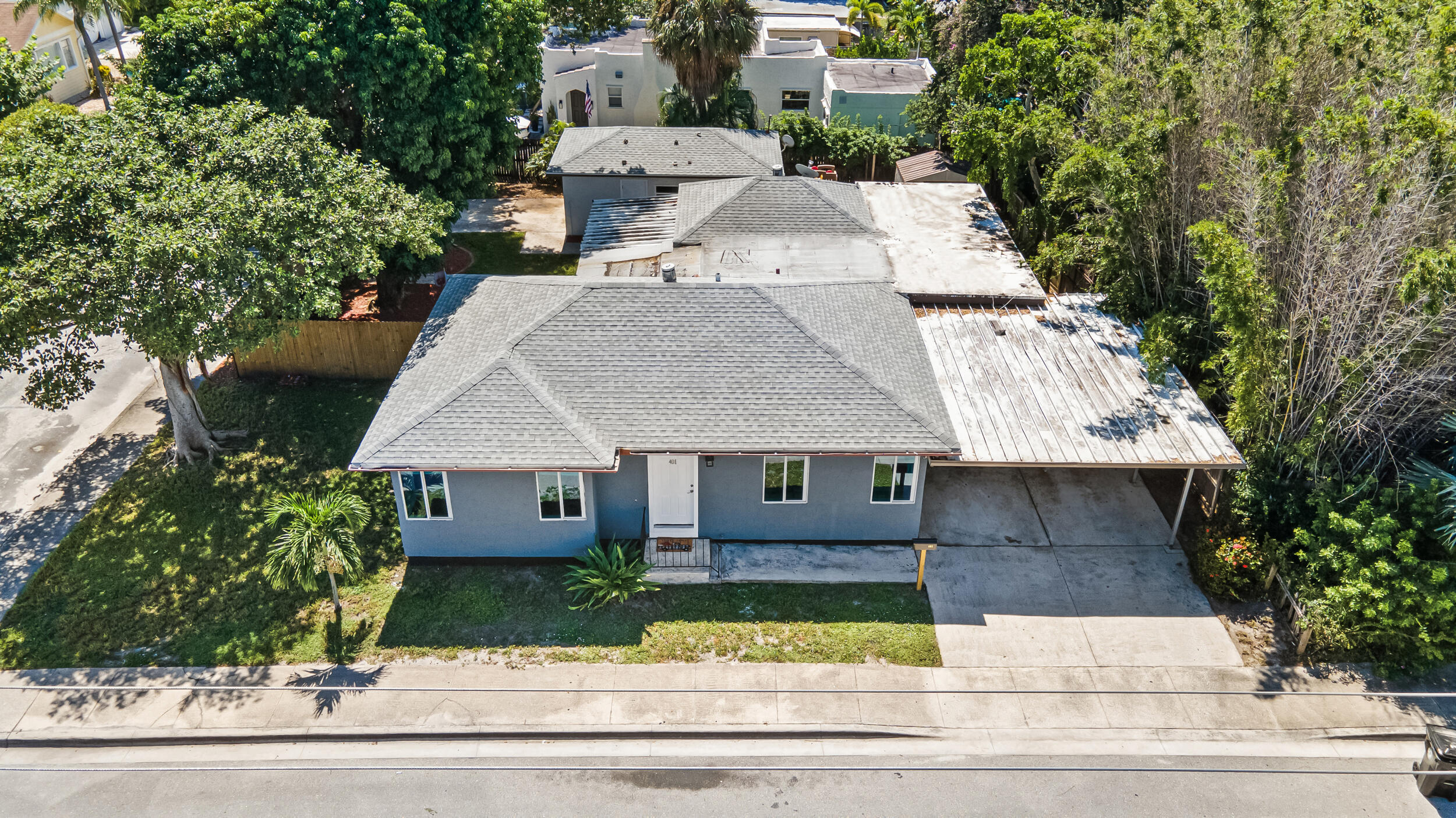 401 8th Avenue, Lake Worth Beach, Palm Beach County, Florida - 5 Bedrooms  
2 Bathrooms - 