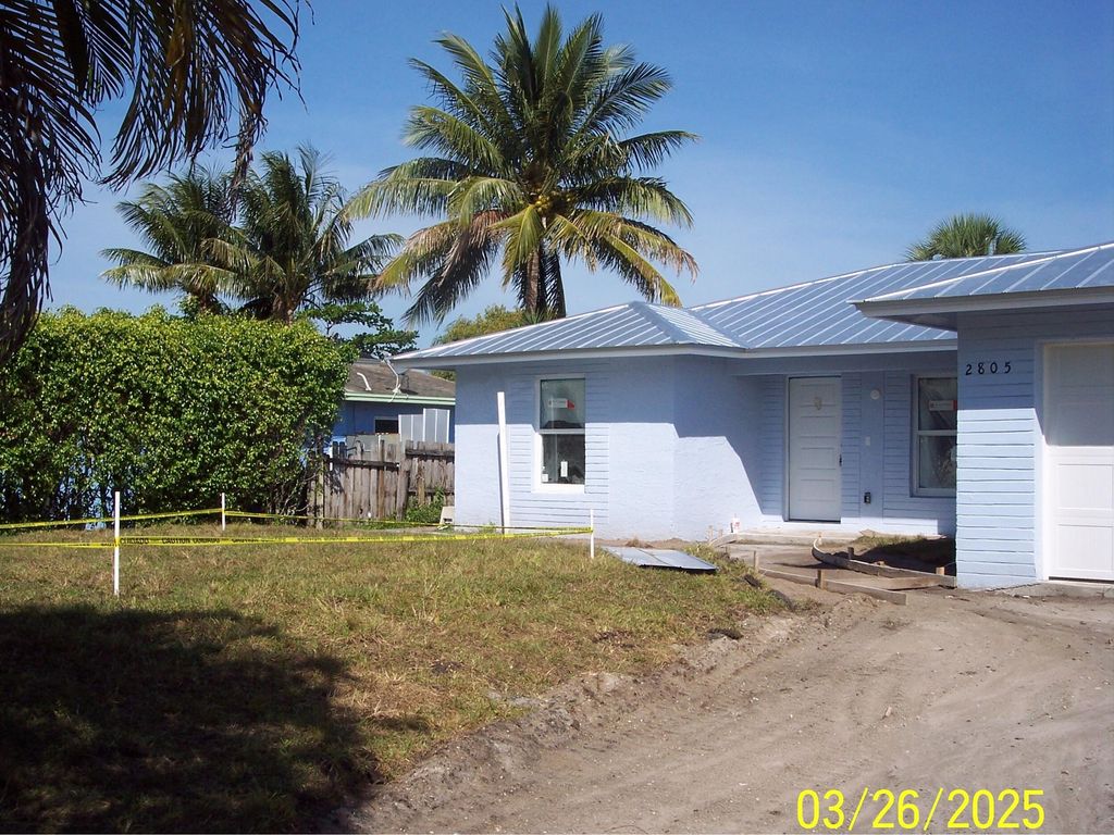 Photo of 2805 SE Carroll Street, Stuart, FL 34997 (MLS # RX-11075395)