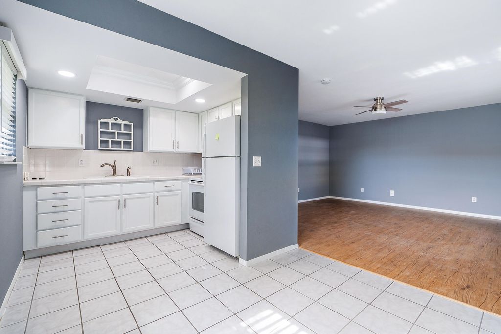 Photo of 2929 SE Ocean Boulevard #M10, Stuart, FL 34996 (MLS # RX-11082295)