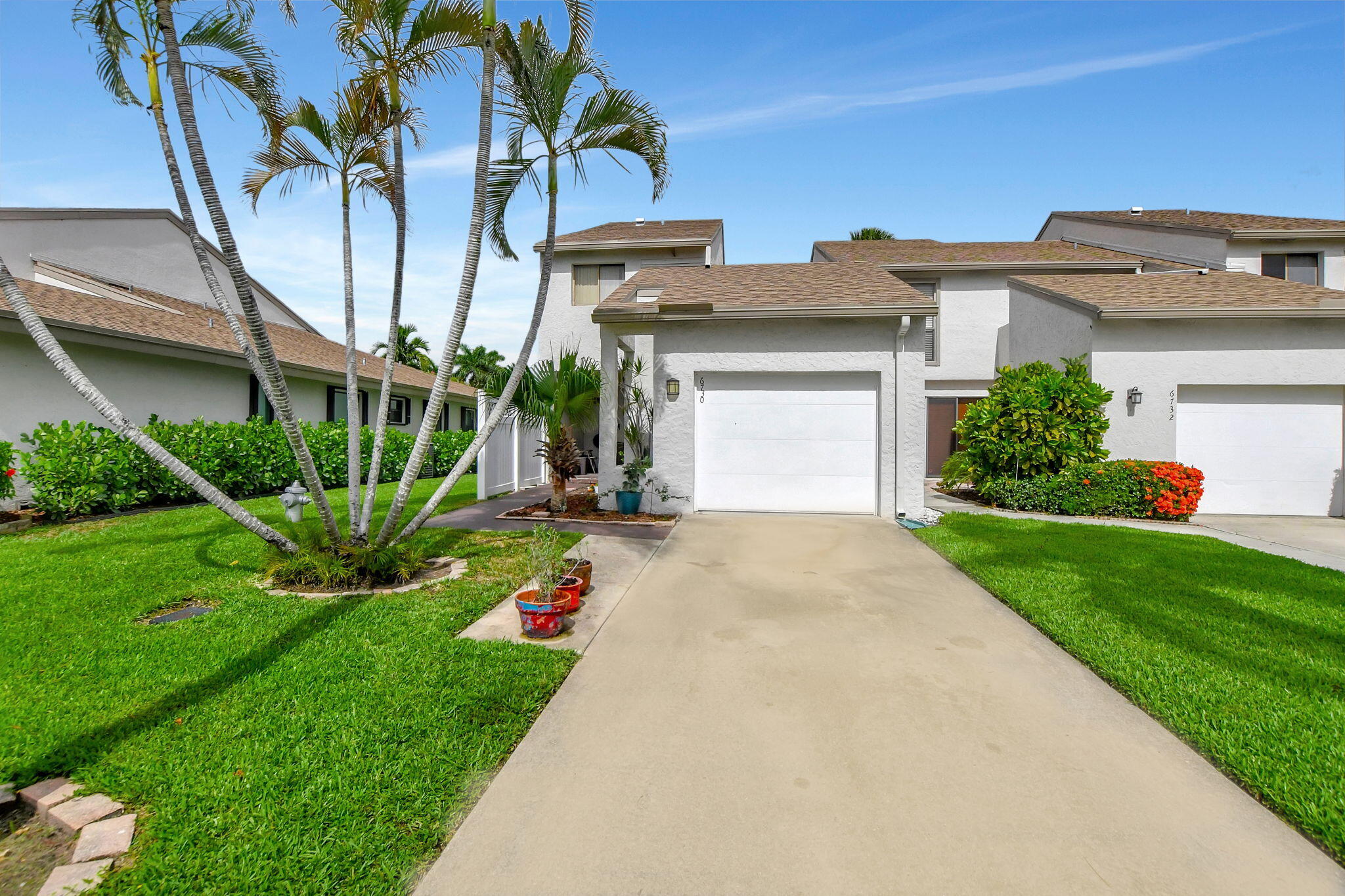 6730 Canary Palm Circle, Boca Raton, Palm Beach County, Florida - 3 Bedrooms  
2.5 Bathrooms - 