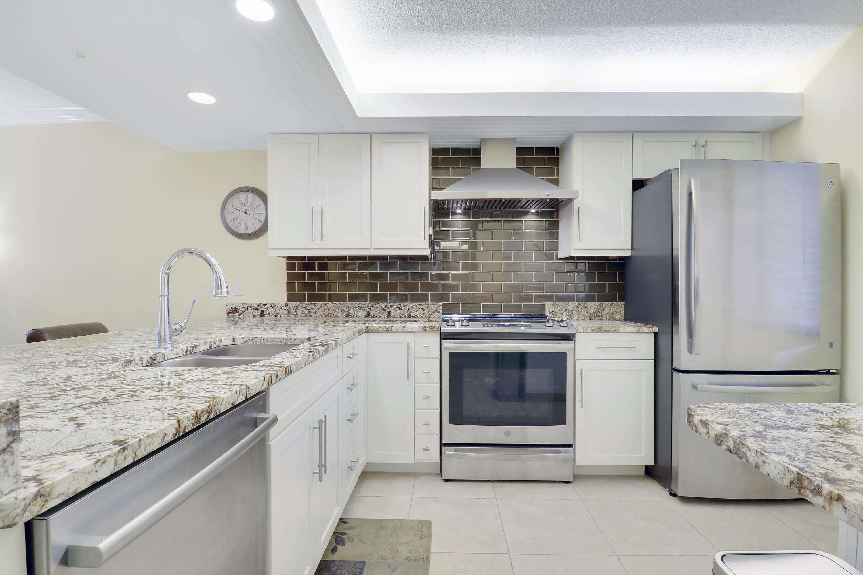 1301 Seafarer Circle 105