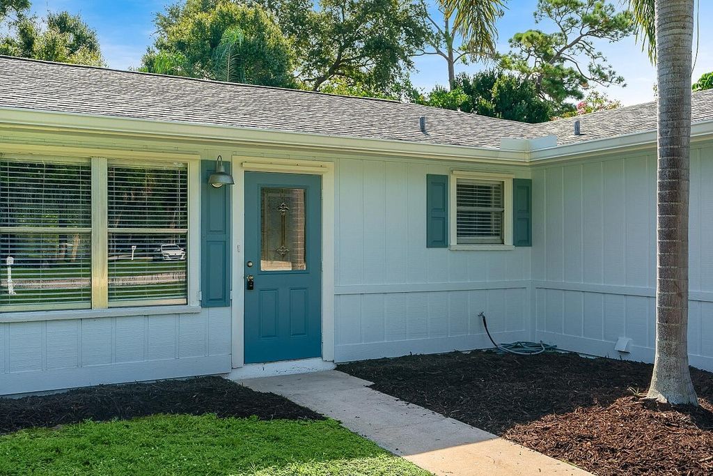 Photo of 156 24th Avenue, Vero Beach, FL 32962 (MLS # RX-11122525)