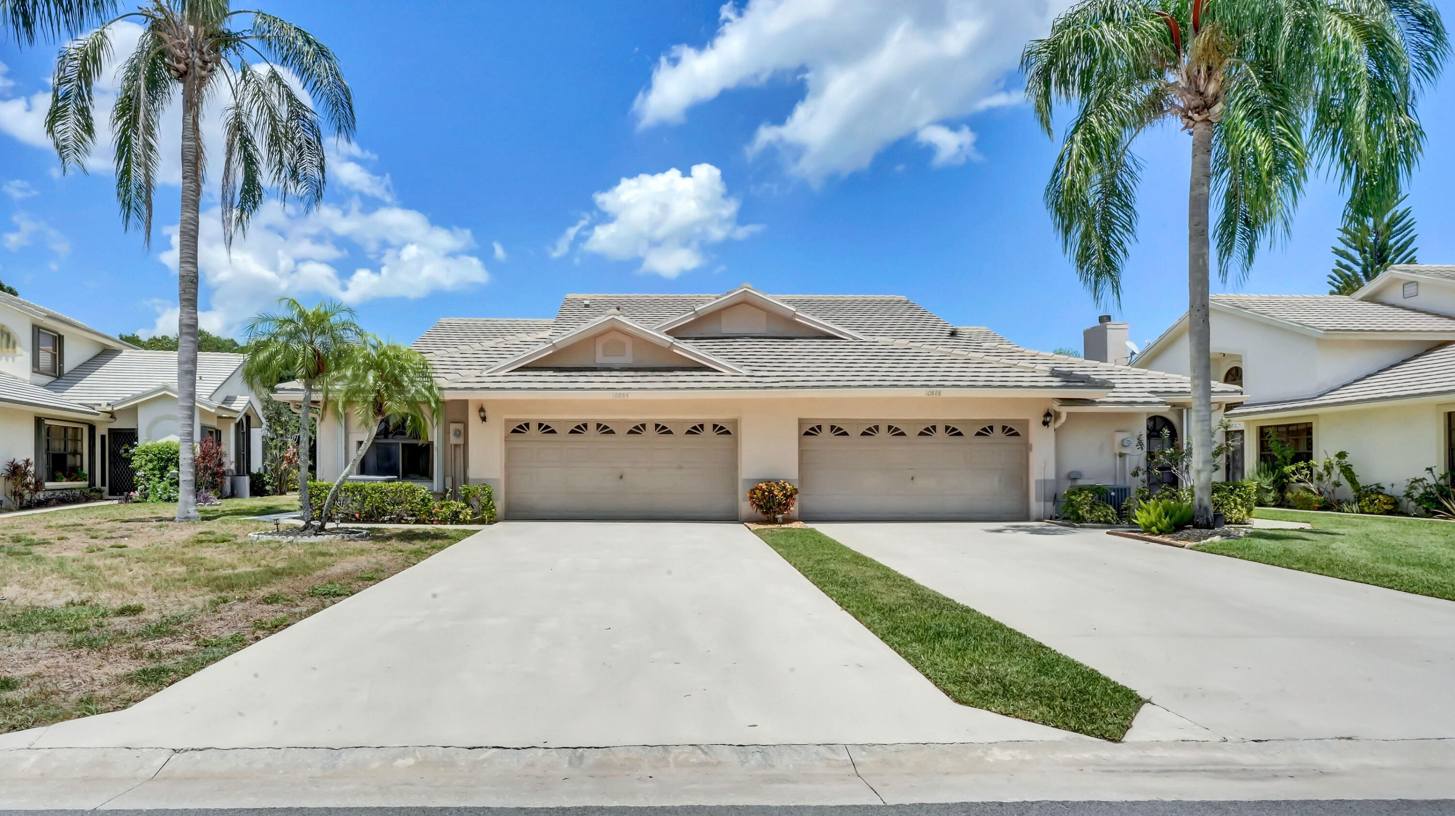 Property for Sale at 10884 Stafford Circle, Boynton Beach, Palm Beach County, Florida - Bedrooms: 3 
Bathrooms: 2  - $339,000
