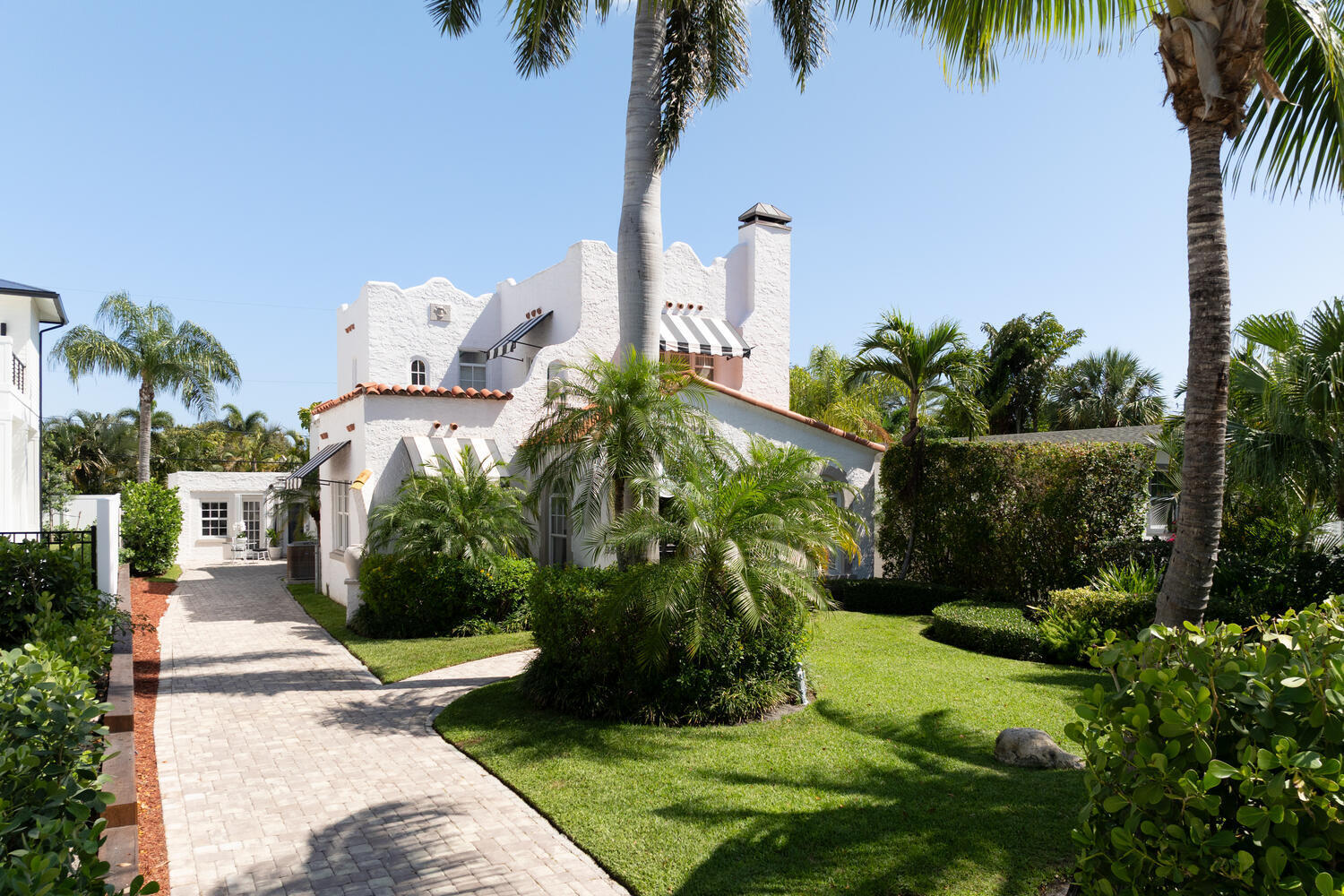 Property for Sale at 359 E Lakewood Road, West Palm Beach, Palm Beach County, Florida - Bedrooms: 3 
Bathrooms: 2  - $2,600,000