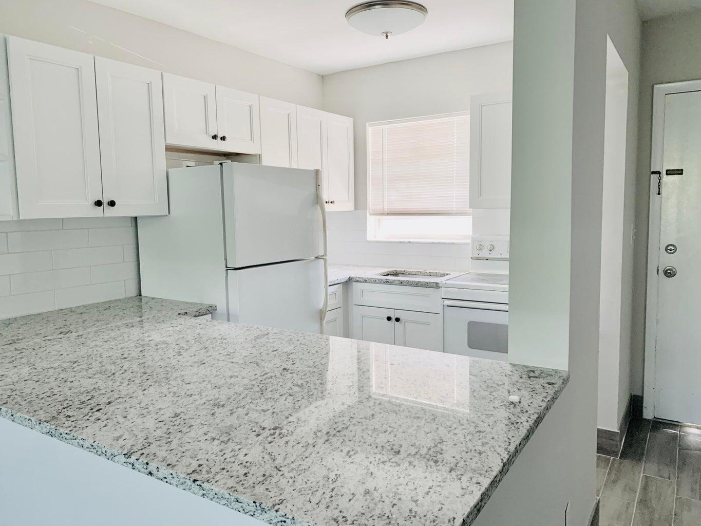 Property for Sale at 1113 Lake Terrace Ter, Boynton Beach, Palm Beach County, Florida - Bedrooms: 1 
Bathrooms: 1  - $137,000