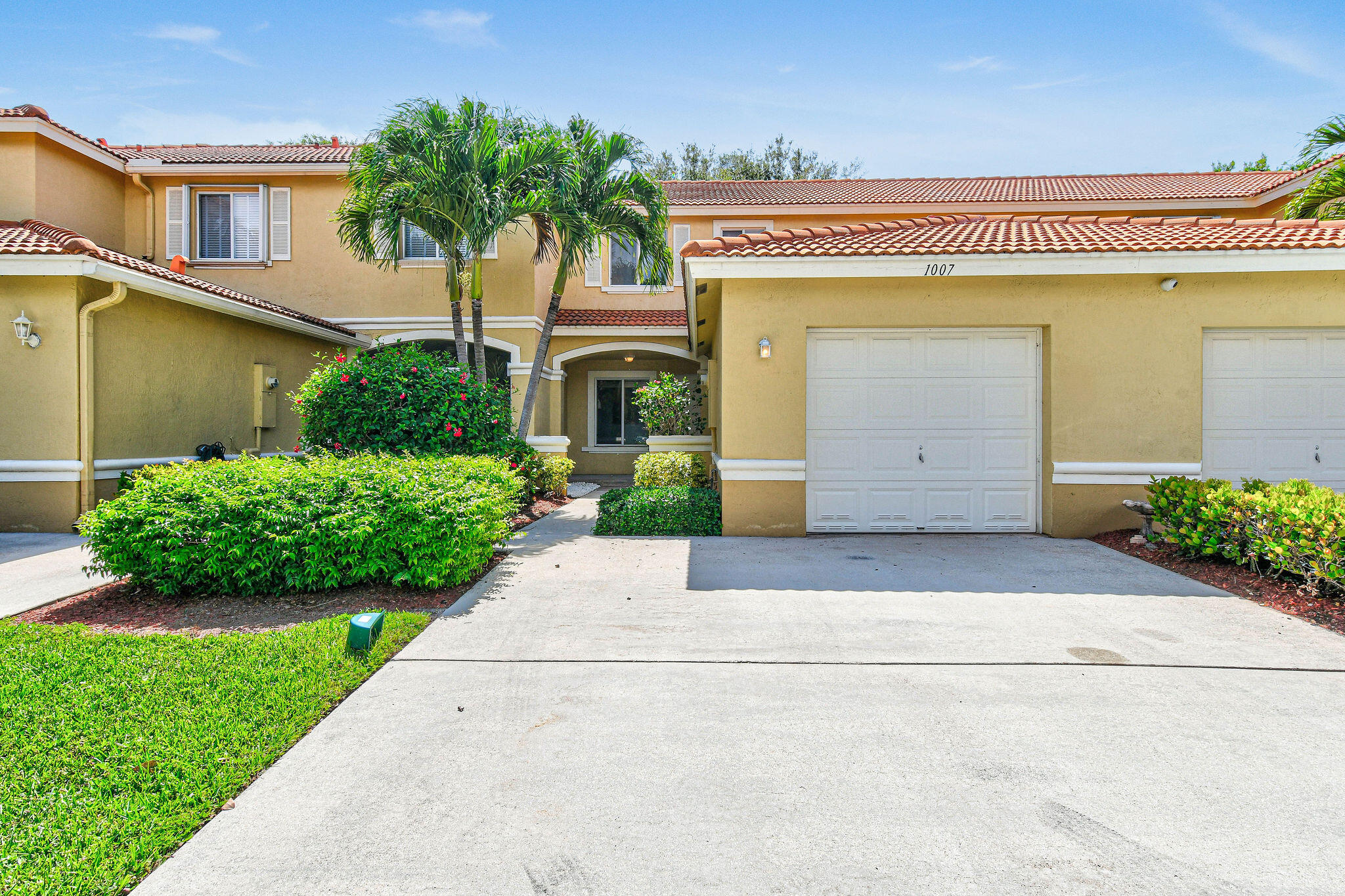 1007 Arezzo Circle, Boynton Beach, Palm Beach County, Florida - 2 Bedrooms  
2.5 Bathrooms - 