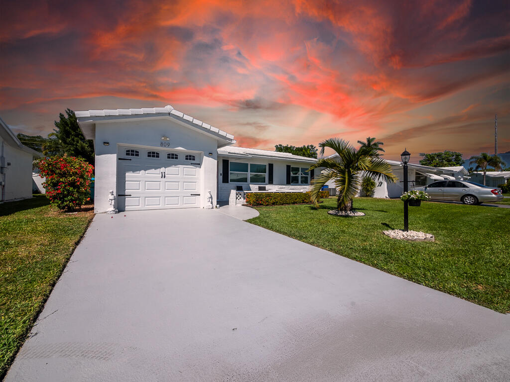 809 Sw 3rd Avenue, Boynton Beach, Palm Beach County, Florida - 2 Bedrooms  
2 Bathrooms - 