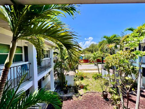 Tiny photo for 707 S 19th Avenue #11, Hollywood, FL 33020 (MLS # RX-11111866)