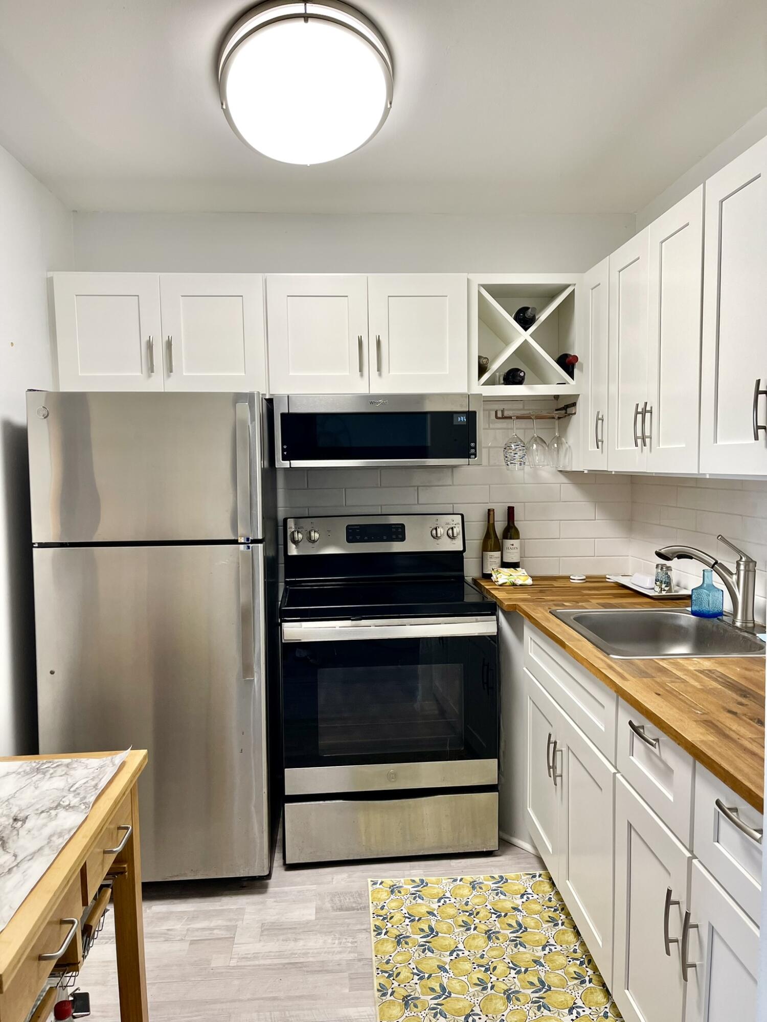 Property for Sale at 211 Dorchester I, West Palm Beach, Palm Beach County, Florida - Bedrooms: 1 
Bathrooms: 1.5  - $89,900