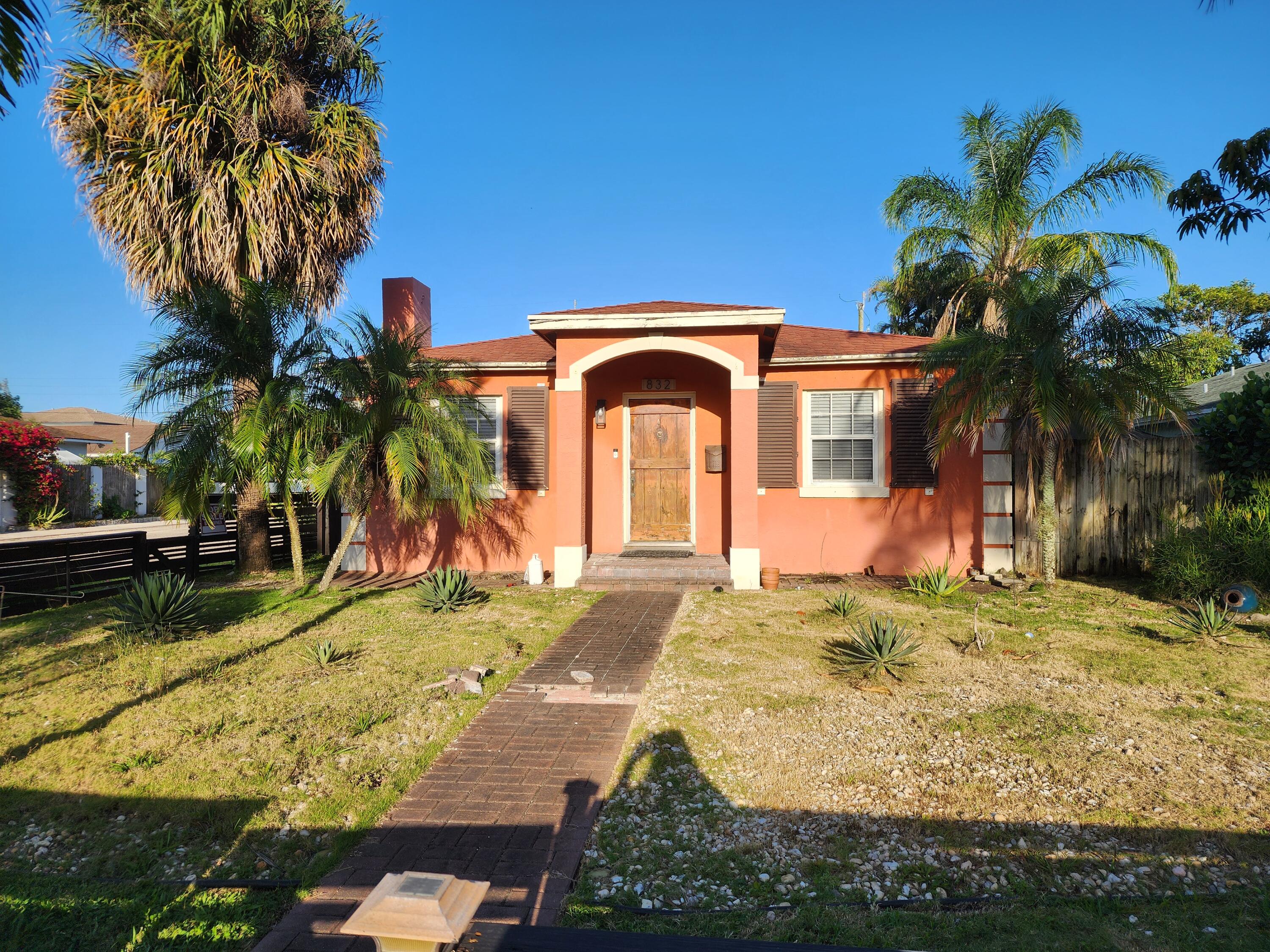 Property for Sale at 832 N D Street, Lake Worth Beach, Palm Beach County, Florida - Bedrooms: 2 
Bathrooms: 1  - $384,500