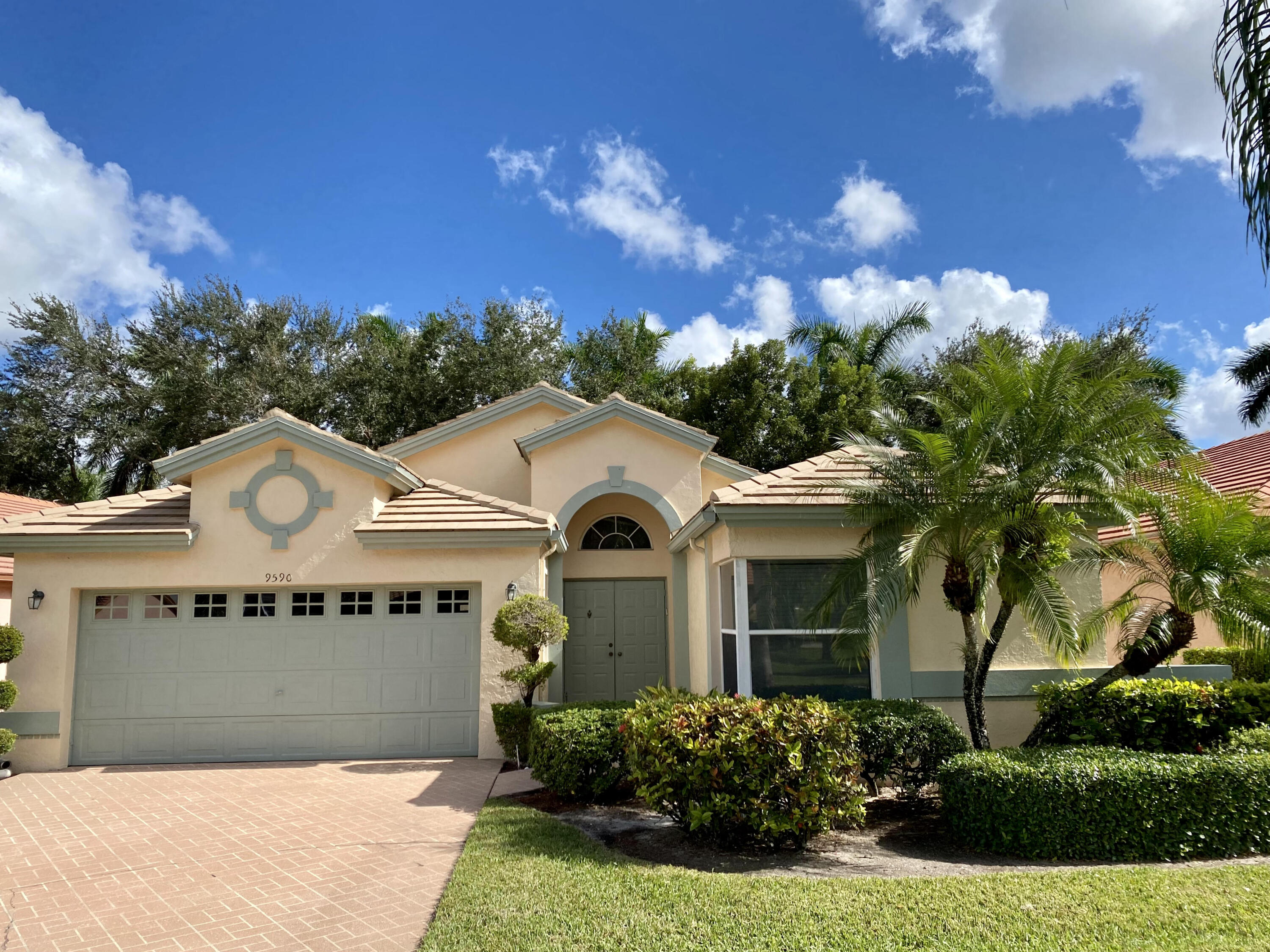 Photo 1 of 9590 Harbour Lake Circle, Boynton Beach, Florida, $349,900, Web #: 10760711