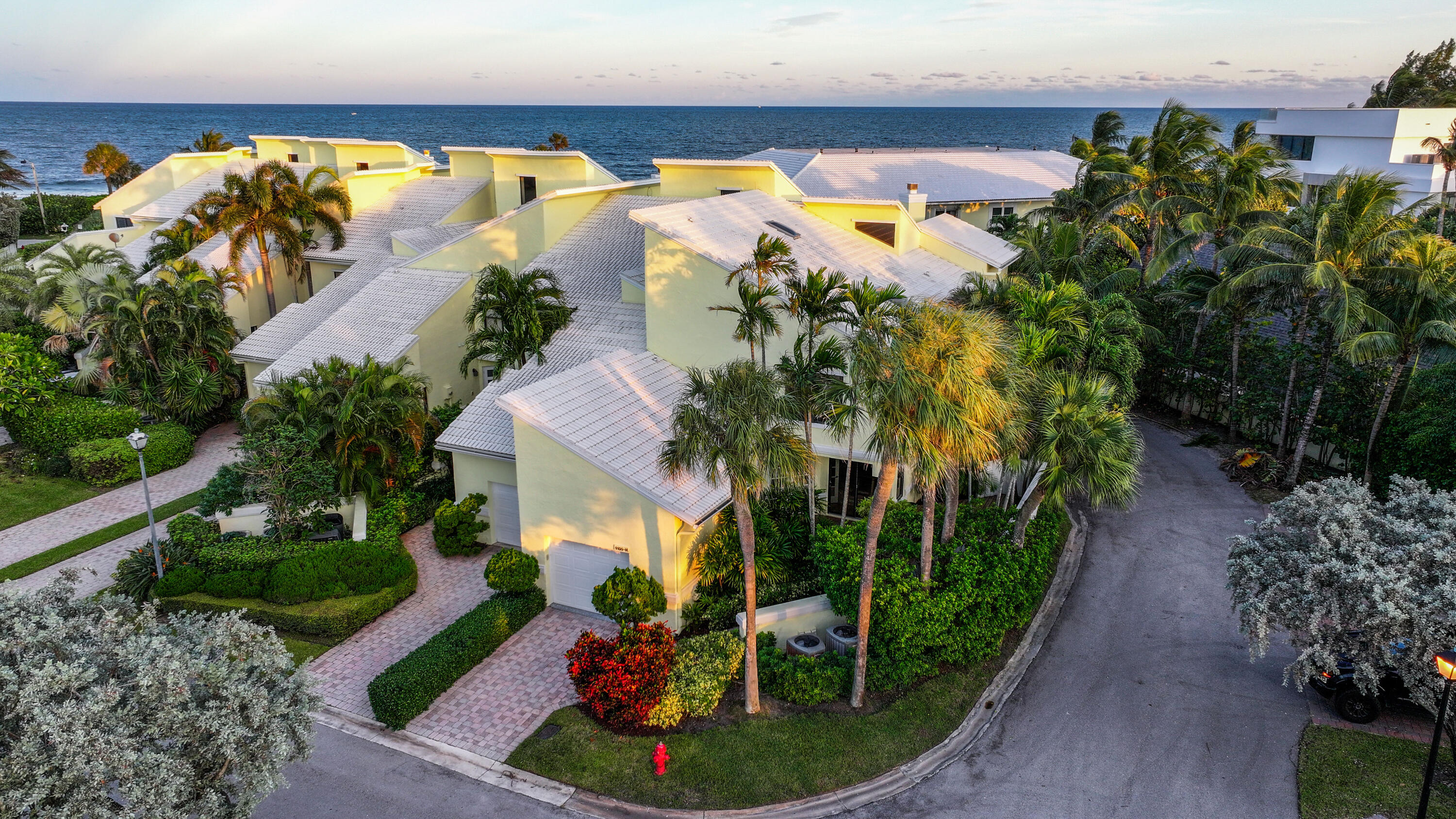 Property for Sale at 5109 N Ocean Boulevard H, Ocean Ridge, Palm Beach County, Florida - Bedrooms: 3 
Bathrooms: 3  - $1,599,000