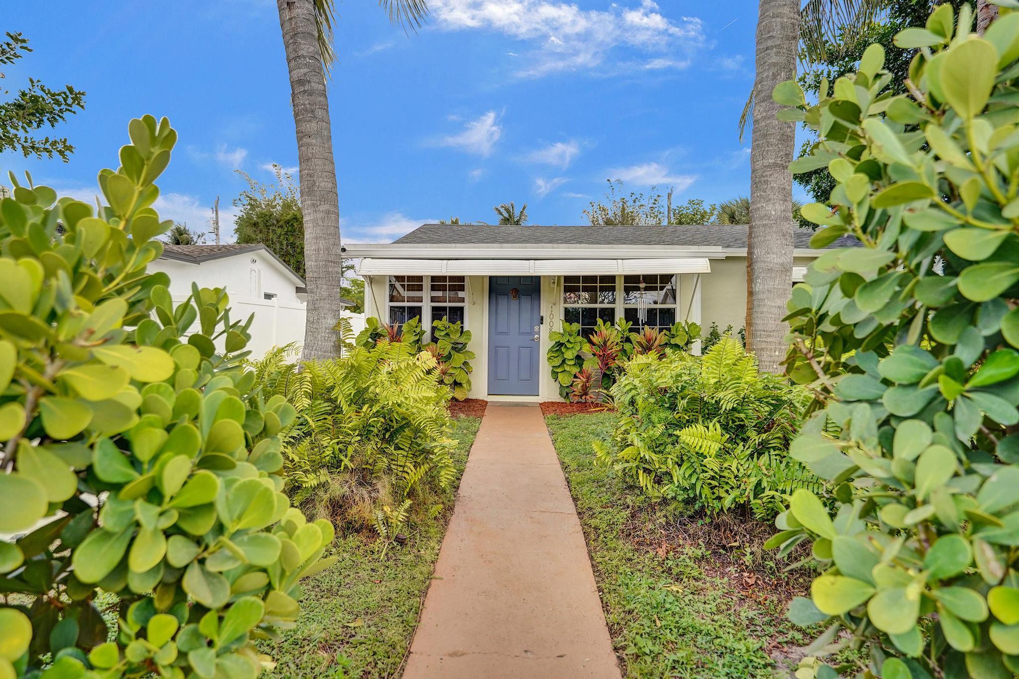 Property for Sale at 1008 Se 3rd Street, Boynton Beach, Palm Beach County, Florida - Bedrooms: 3 
Bathrooms: 2  - $499,000