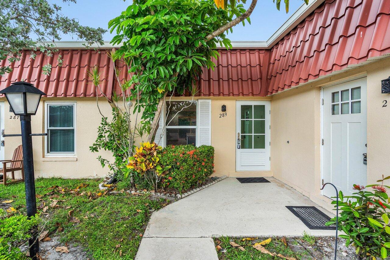 289 Cape Cod Circle, Lake Worth, Palm Beach County, Florida - 2 Bedrooms  
2 Bathrooms - 