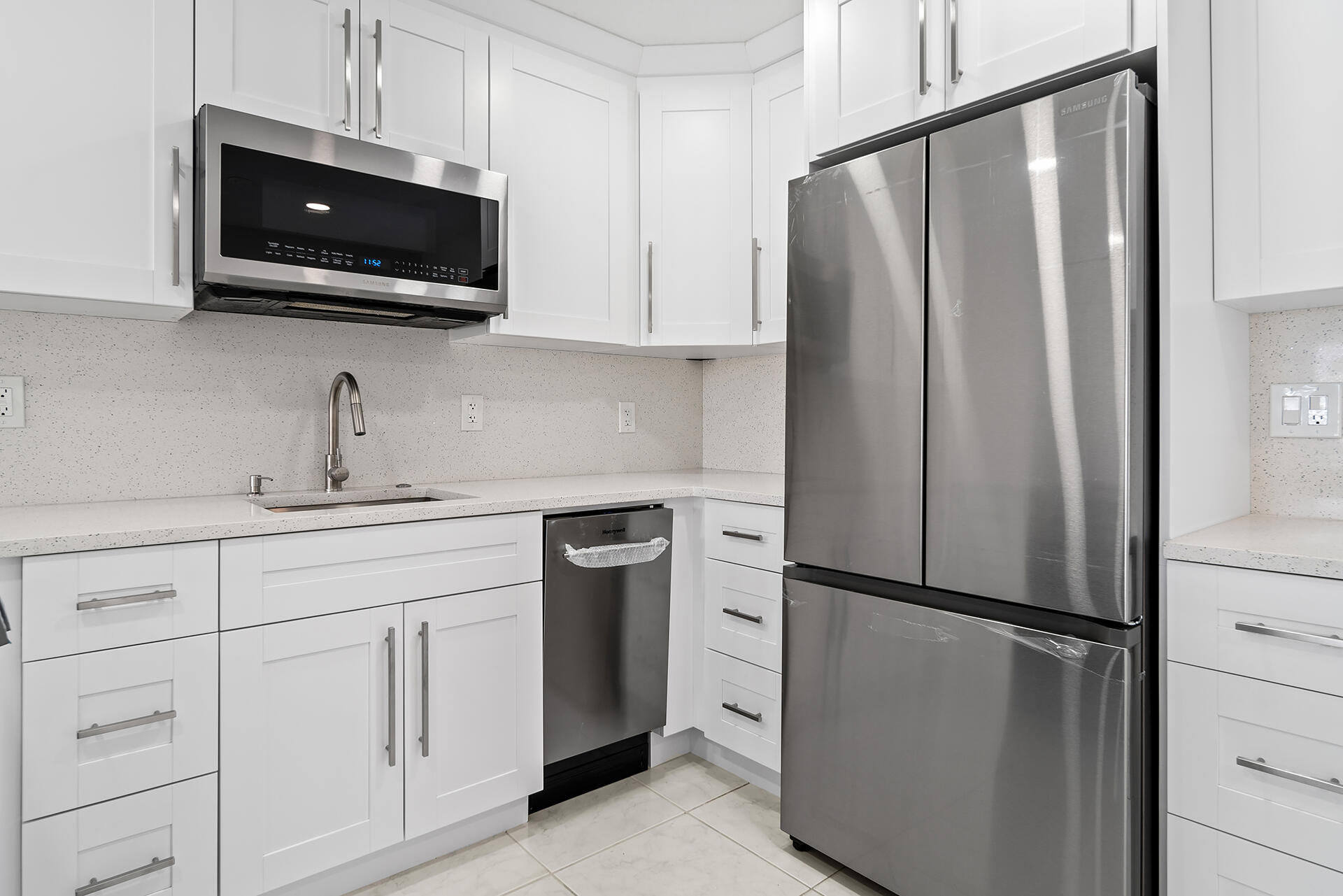 Property for Sale at 2716 Ponce De Leon Boulevard, Delray Beach, Palm Beach County, Florida - Bedrooms: 2 
Bathrooms: 2  - $304,990