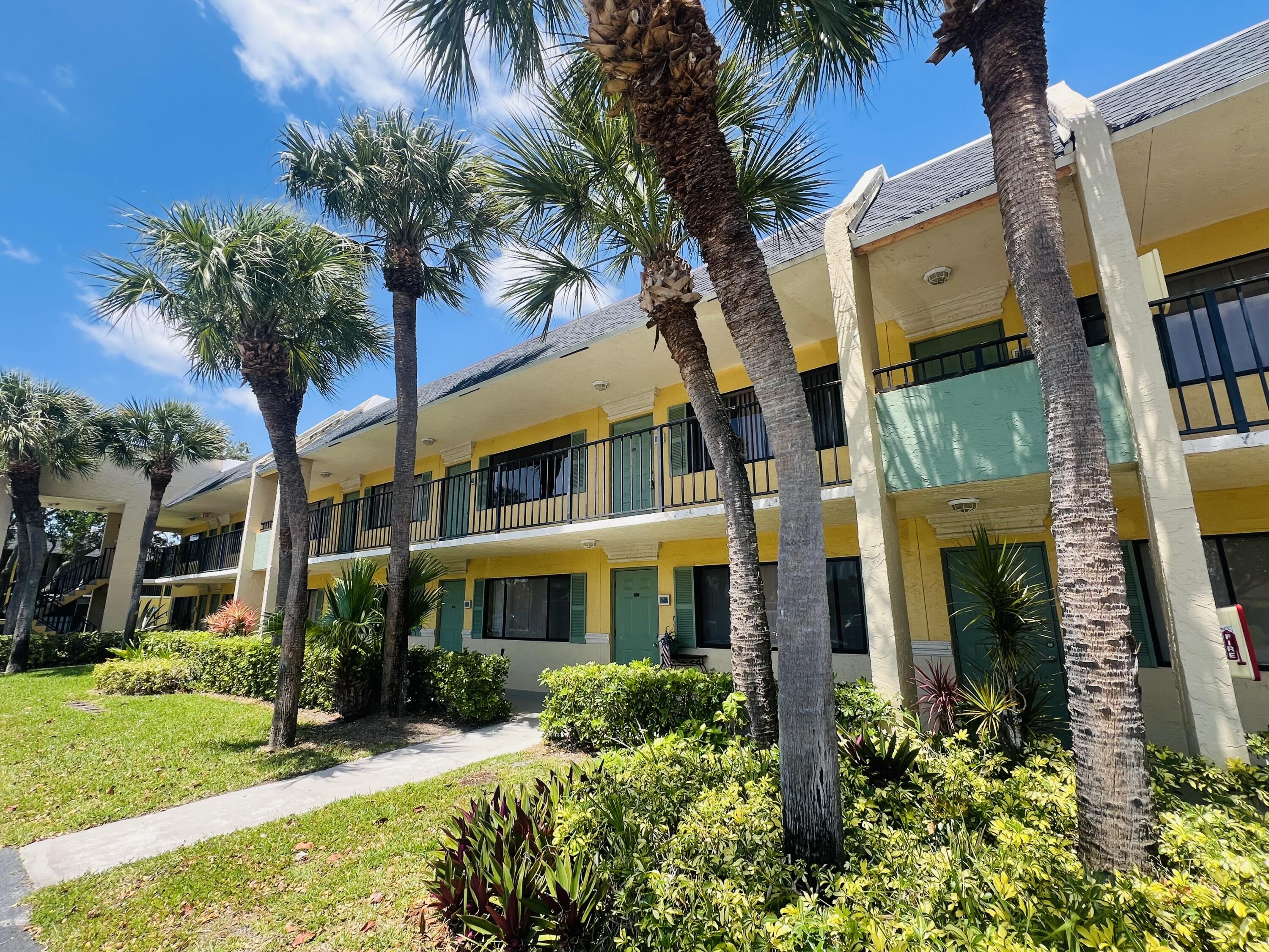 Property for Sale at 1625 Meadows Circle, Boynton Beach, Palm Beach County, Florida - Bedrooms: 1 
Bathrooms: 1  - $164,500