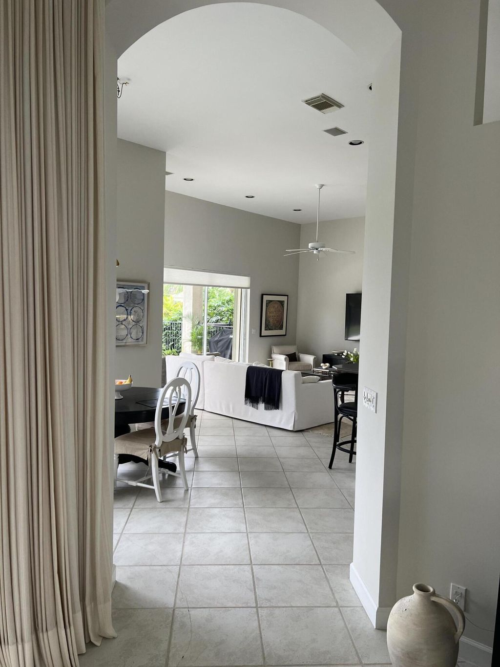 Photo of 17 Bermuda Lake Drive, Palm Beach Gardens, FL 33418 (MLS # RX-11045528)