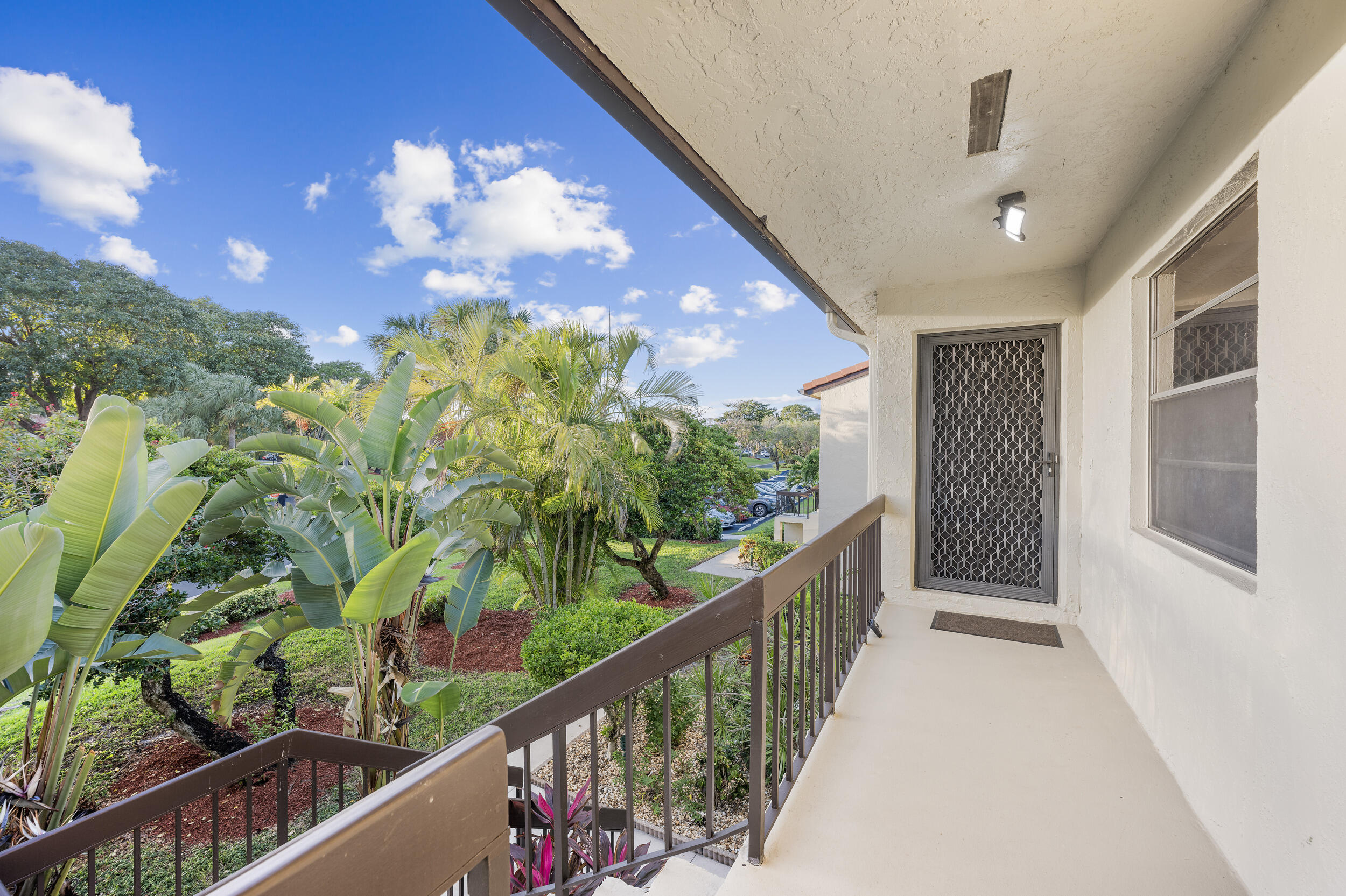 8305 Casa Del Lago F, Boca Raton, Palm Beach County, Florida - 2 Bedrooms  
2 Bathrooms - 