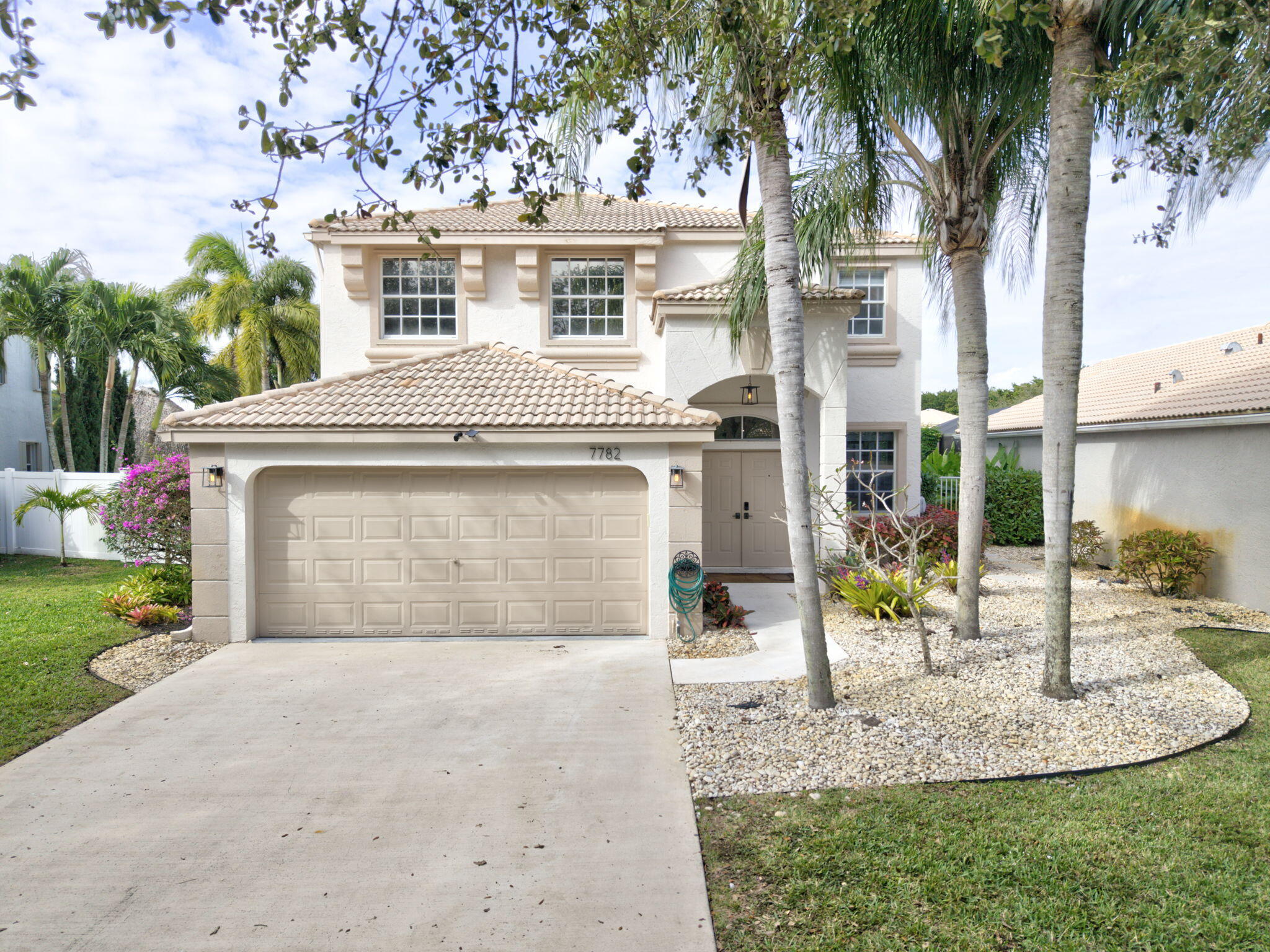 7782 Oak Grove Circle, Lake Worth, Palm Beach County, Florida - 4 Bedrooms  
2.5 Bathrooms - 