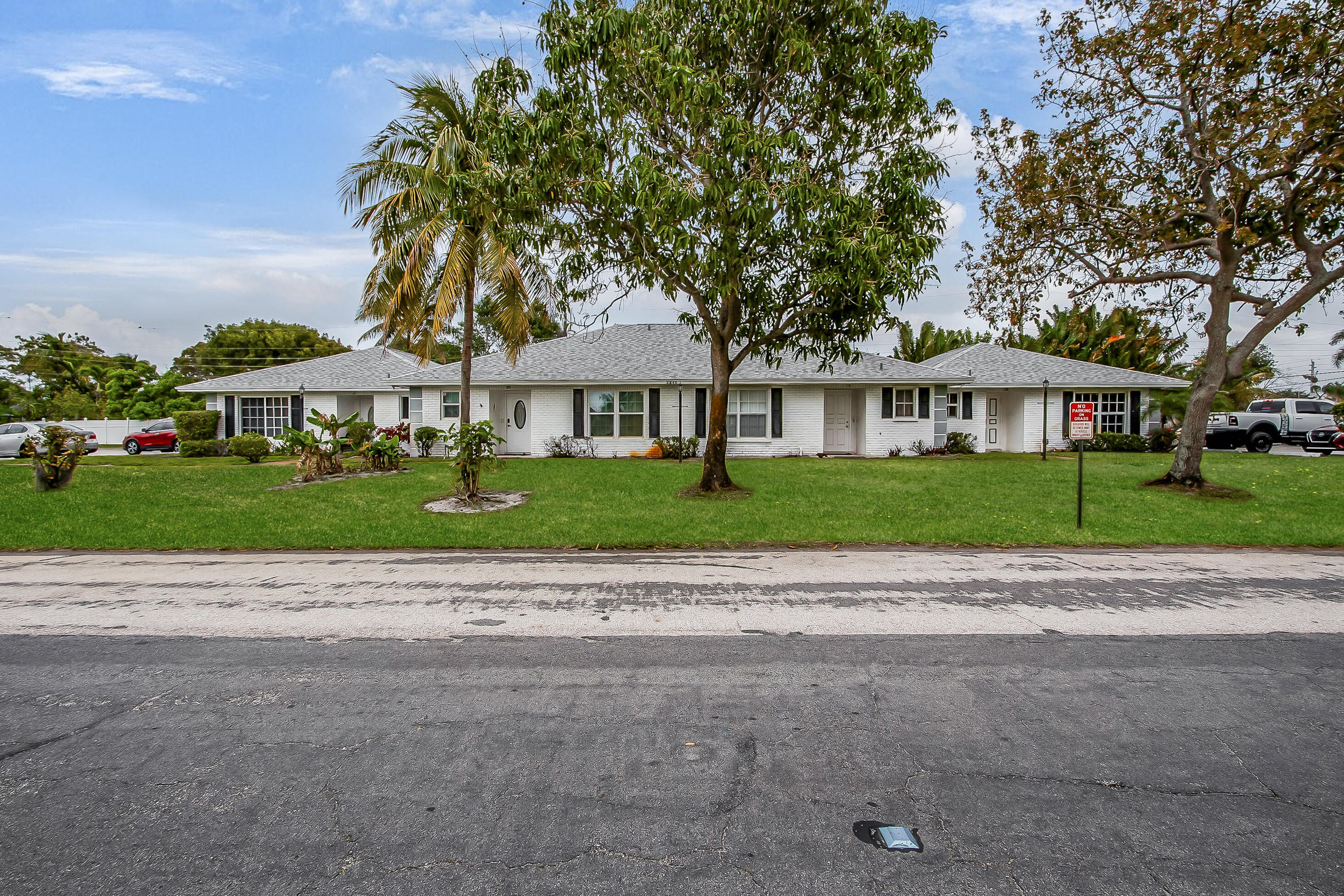 Property for Sale at 2840 Sw 14th Street 18, Boynton Beach, Palm Beach County, Florida - Bedrooms: 2 
Bathrooms: 2  - $304,000