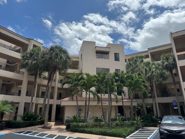 7546 La Paz Boulevard 408, Boca Raton, Palm Beach County, Florida - 3 Bedrooms  
2 Bathrooms - 