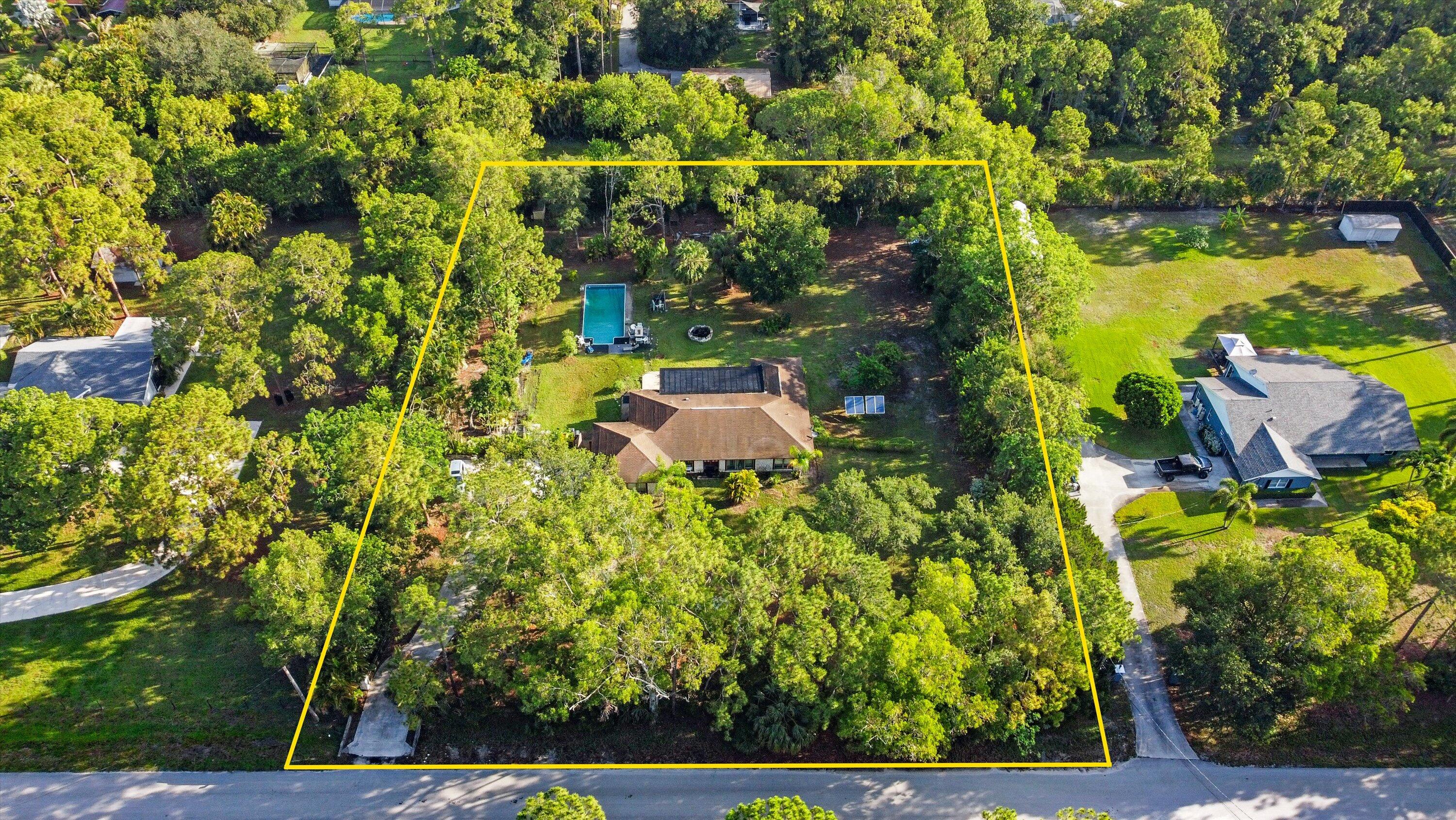 12401 174th Place, Jupiter, Palm Beach County, Florida - 3 Bedrooms  
2.5 Bathrooms - 