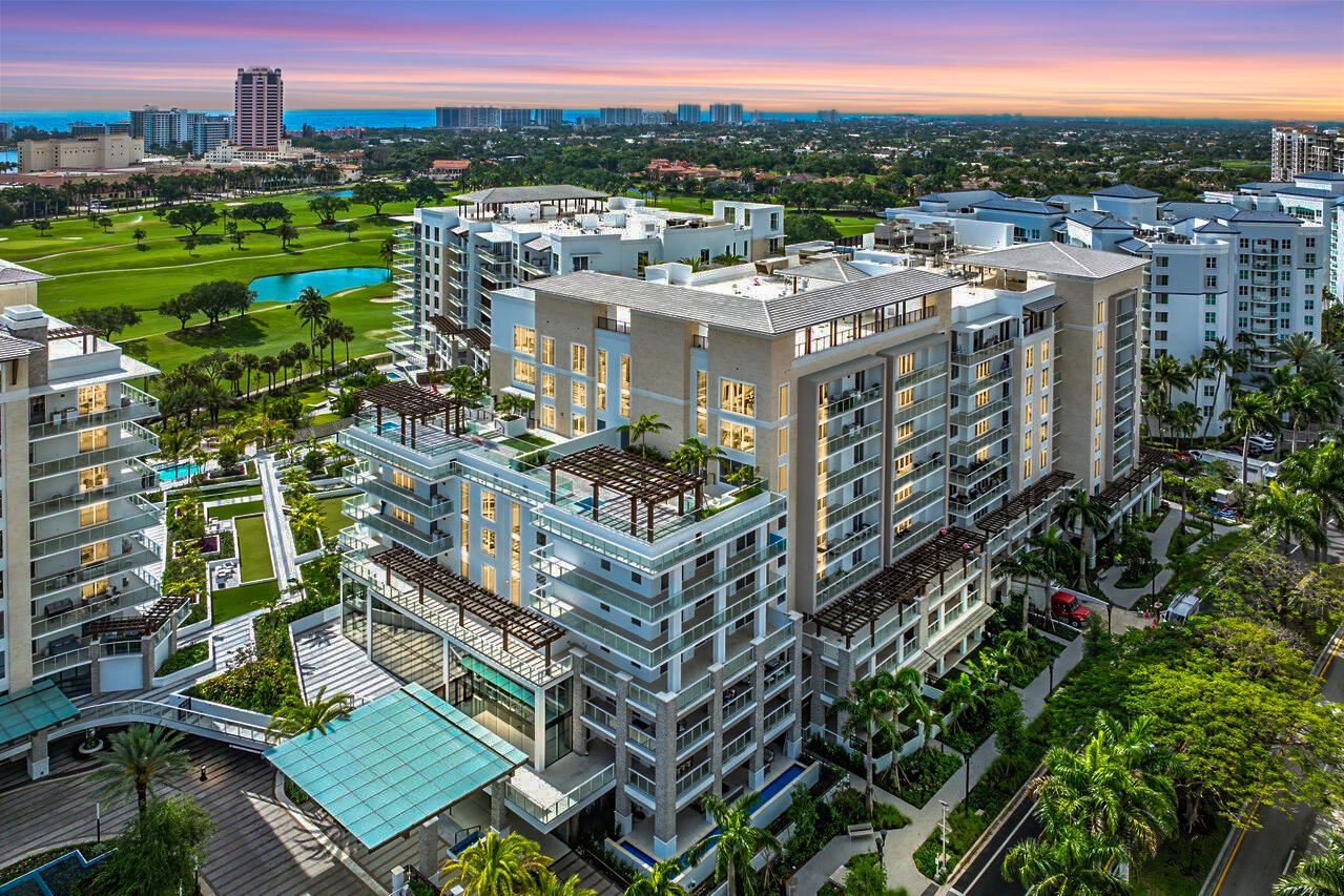 220 Se Mizner Boulevard 506, Boca Raton, Palm Beach County, Florida - 2 Bedrooms  
2.5 Bathrooms - 