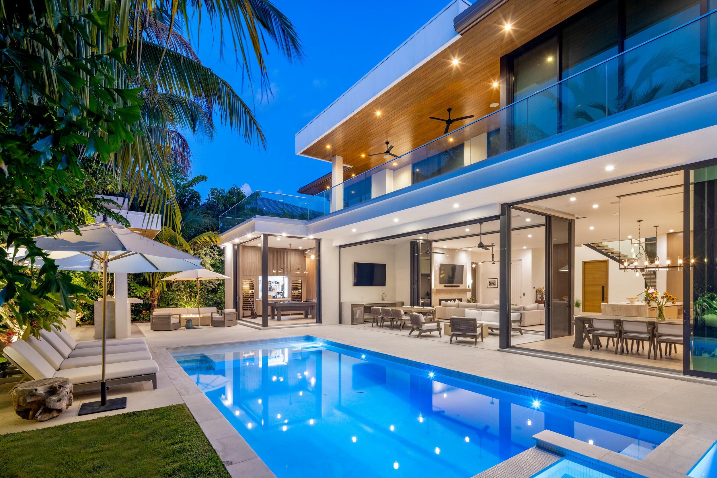 735 W Fern Drive, Boca Raton, Palm Beach County, Florida - 5 Bedrooms  
7.5 Bathrooms - 