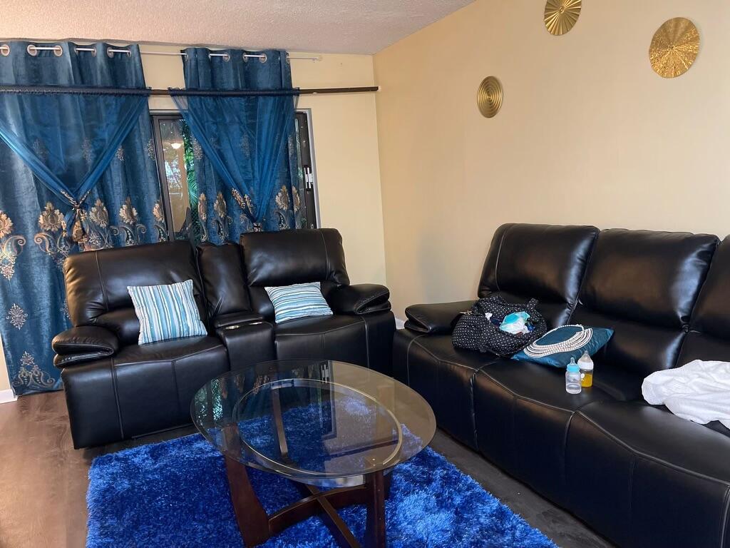 1900 N Congress Avenue 105, West Palm Beach, Palm Beach County, Florida - 2 Bedrooms  
1 Bathrooms - 