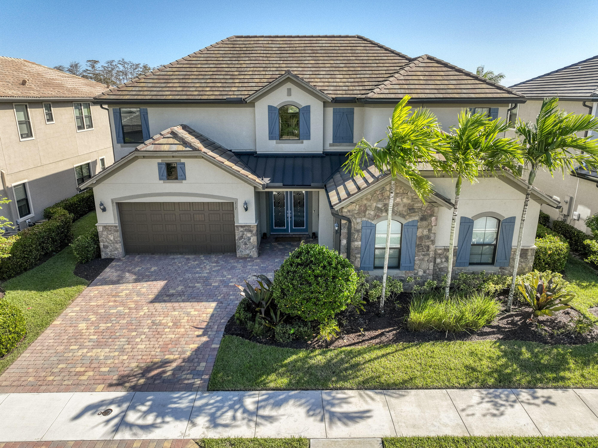 117 Croft Inlet Point, Jupiter, Palm Beach County, Florida - 6 Bedrooms  
5.5 Bathrooms - 