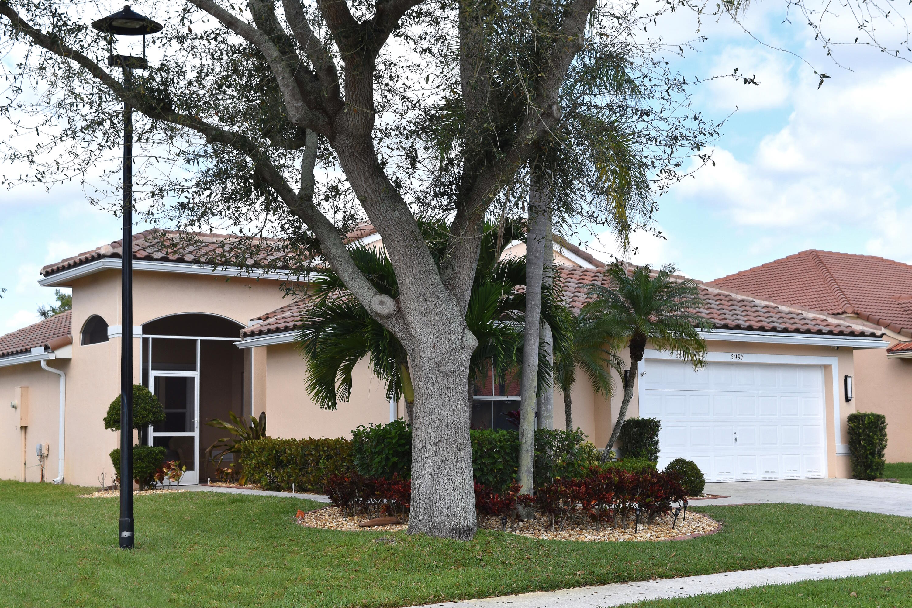 Property for Sale at 5997 Las Colinas Circle, Lake Worth, Palm Beach County, Florida - Bedrooms: 3 
Bathrooms: 2  - $595,000